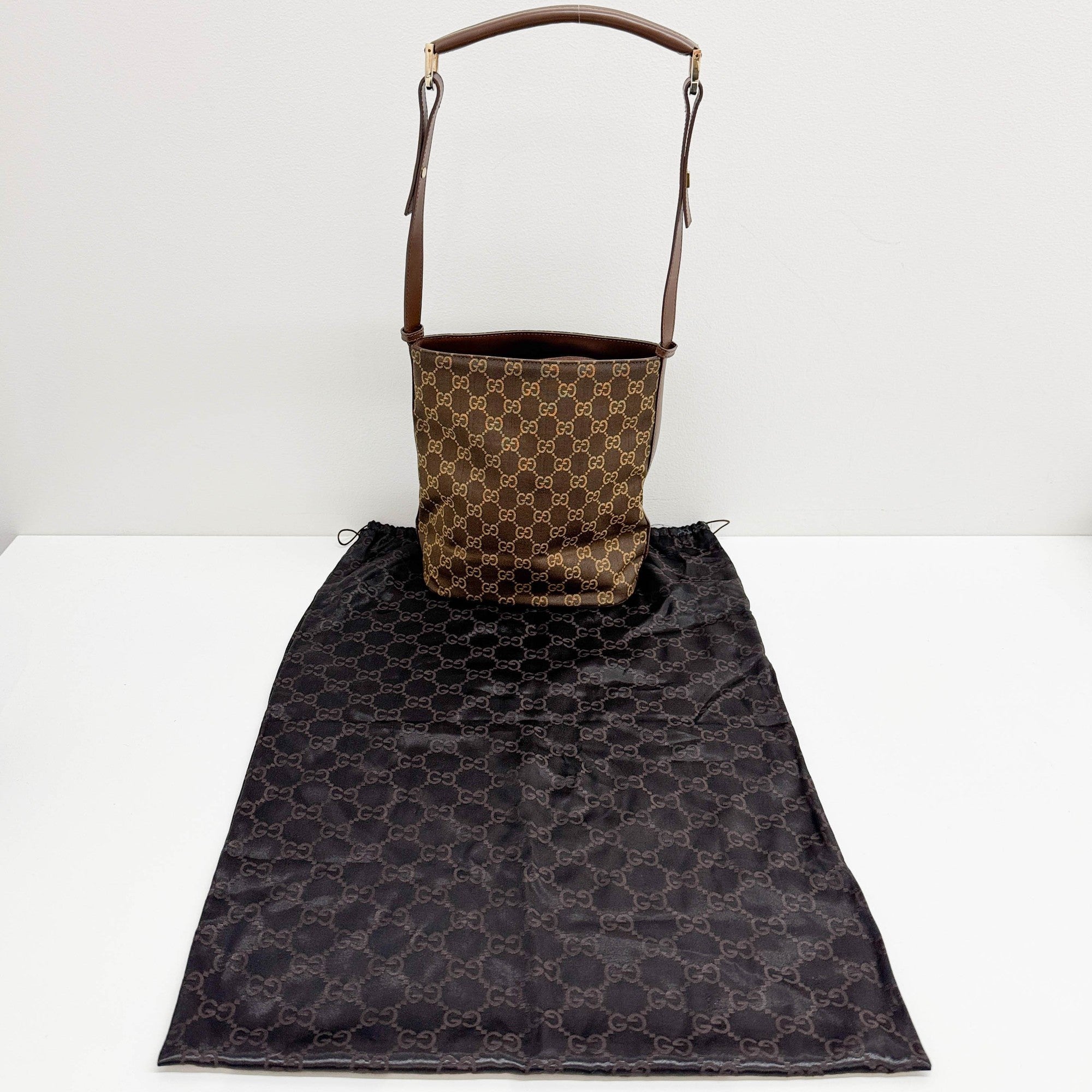 Bucket Brown GG Canvas Shoulder Bag