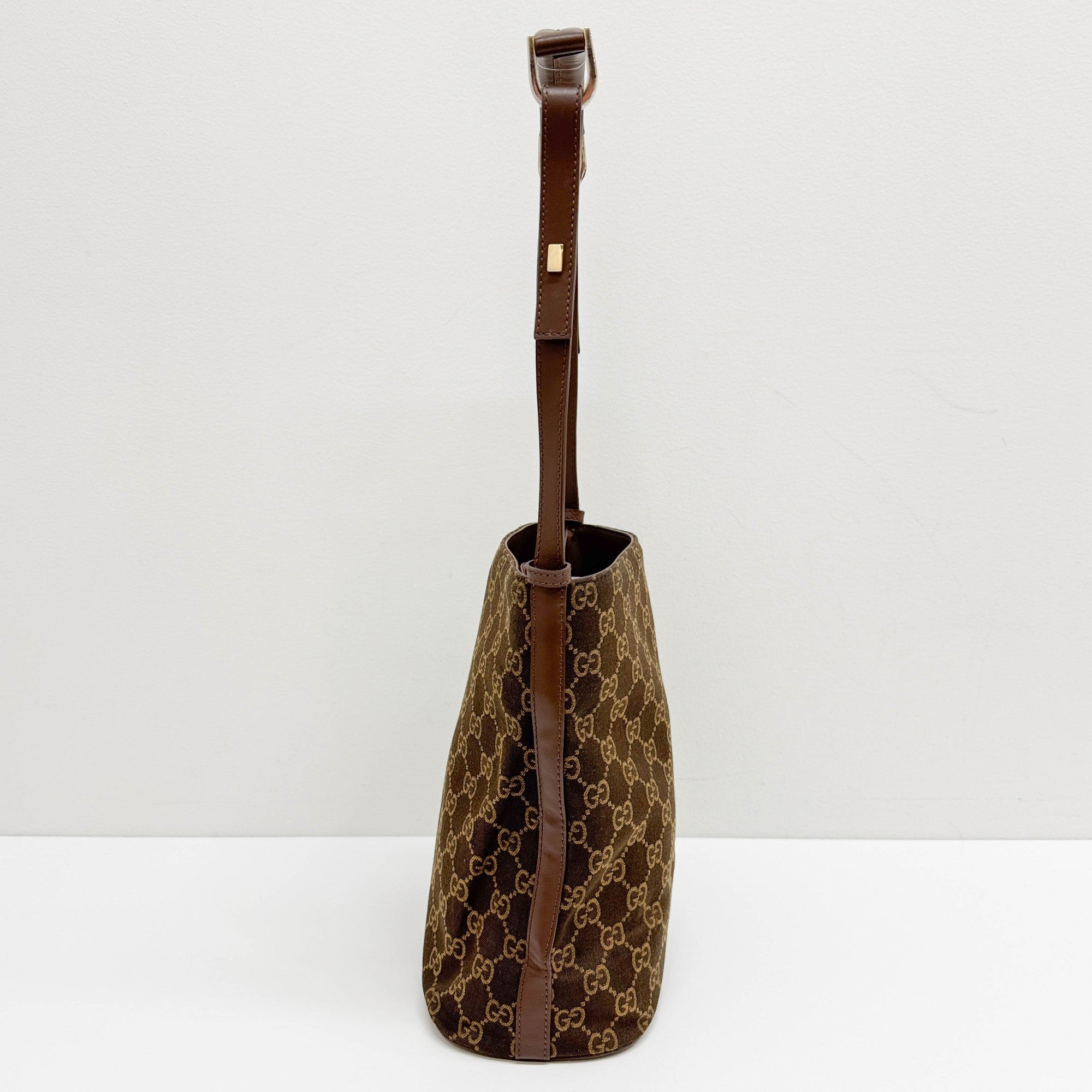 Bucket Brown GG Canvas Shoulder Bag