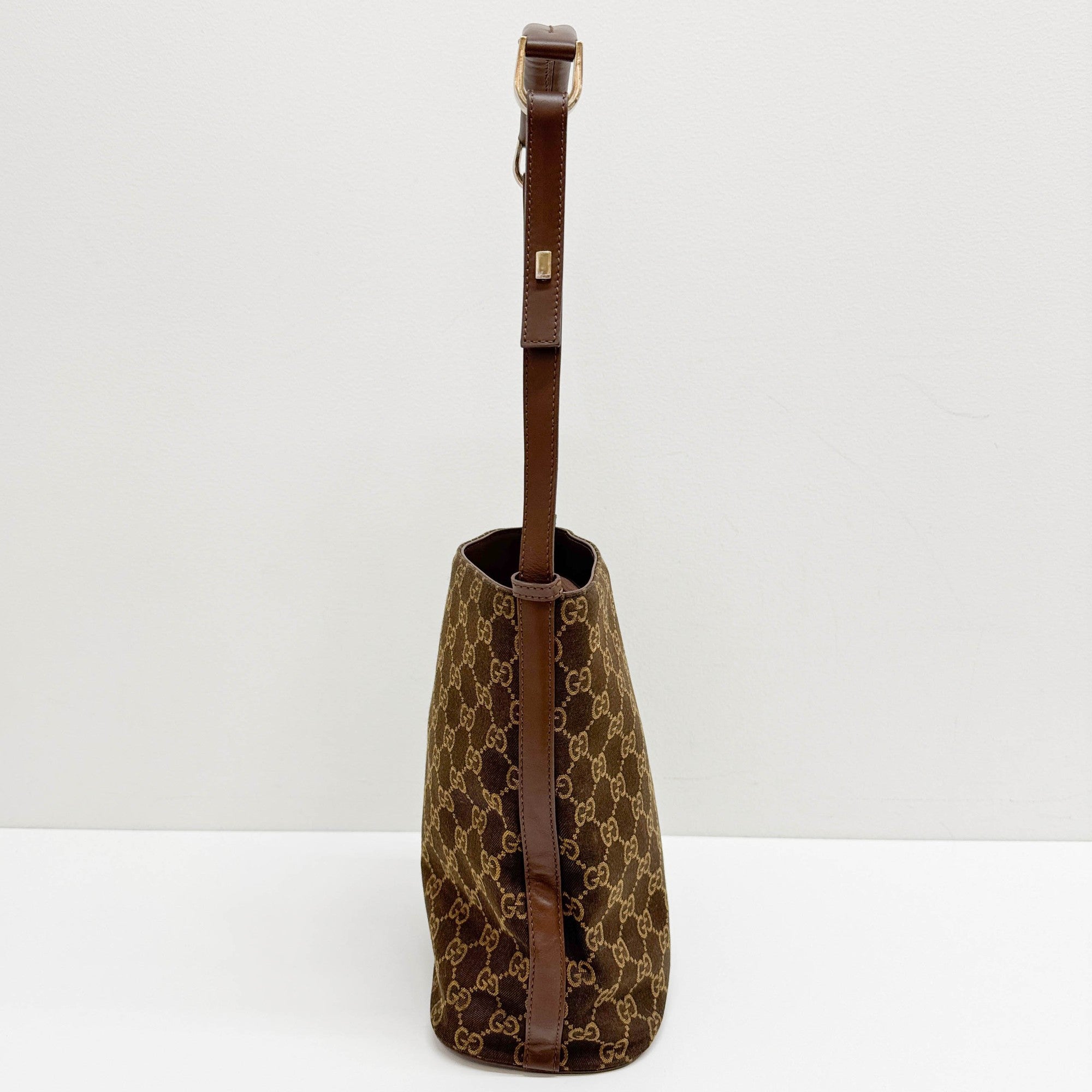 Bucket Brown GG Canvas Shoulder Bag