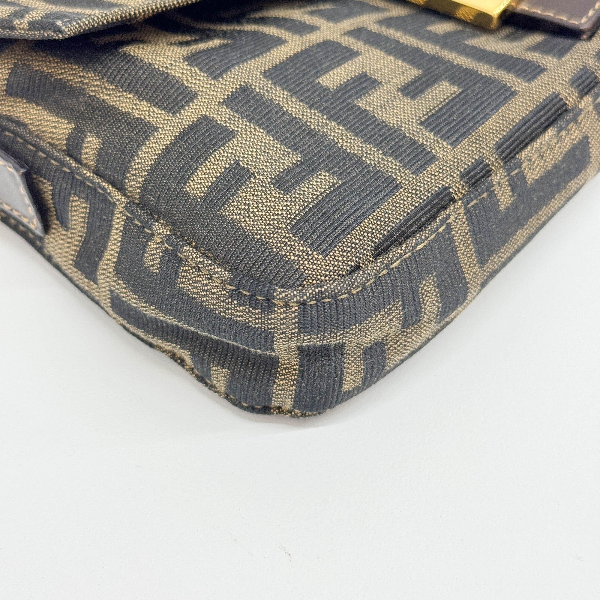 Baguette Brown Zucca Canvas Shoulder Bag