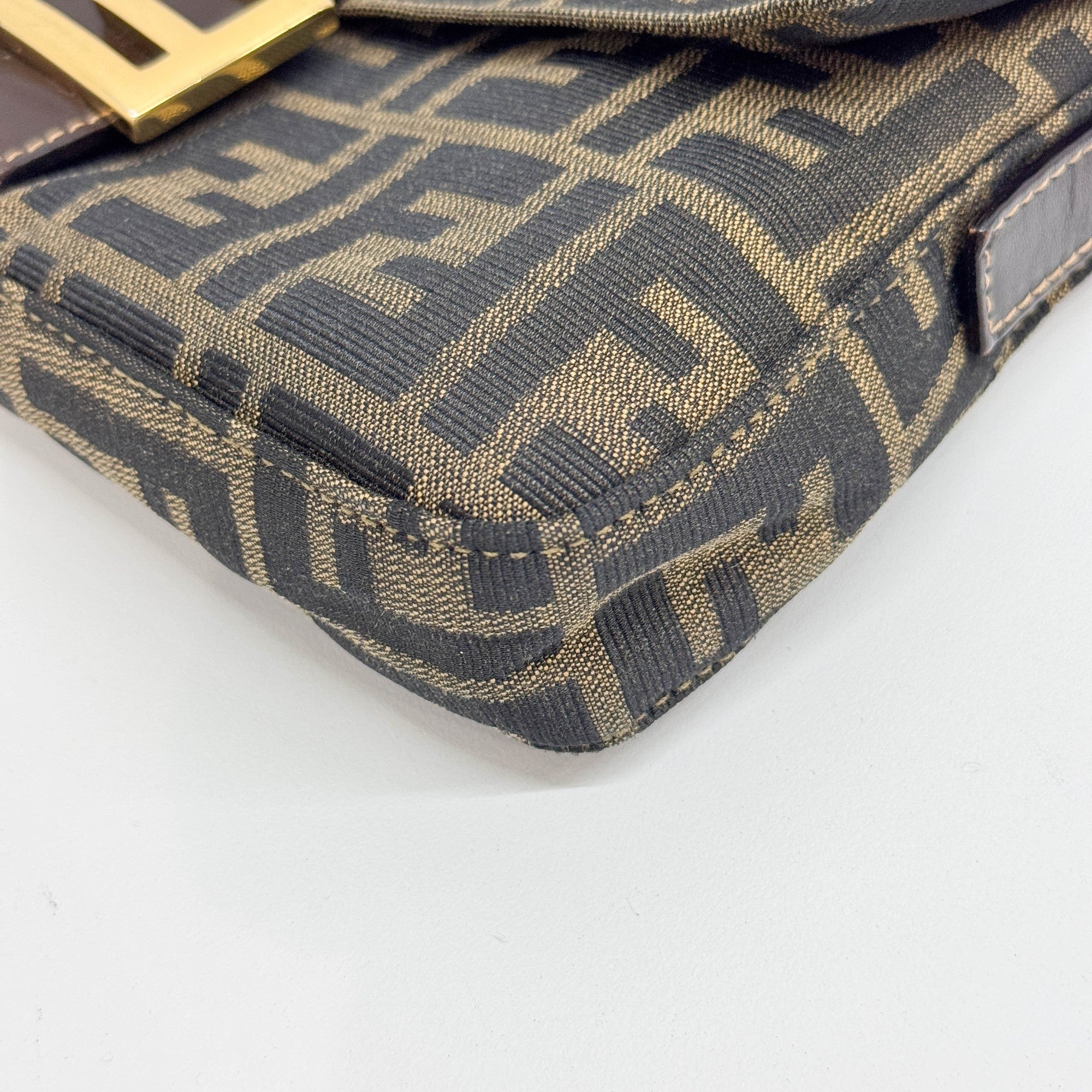 Baguette Brown Zucca Canvas Shoulder Bag