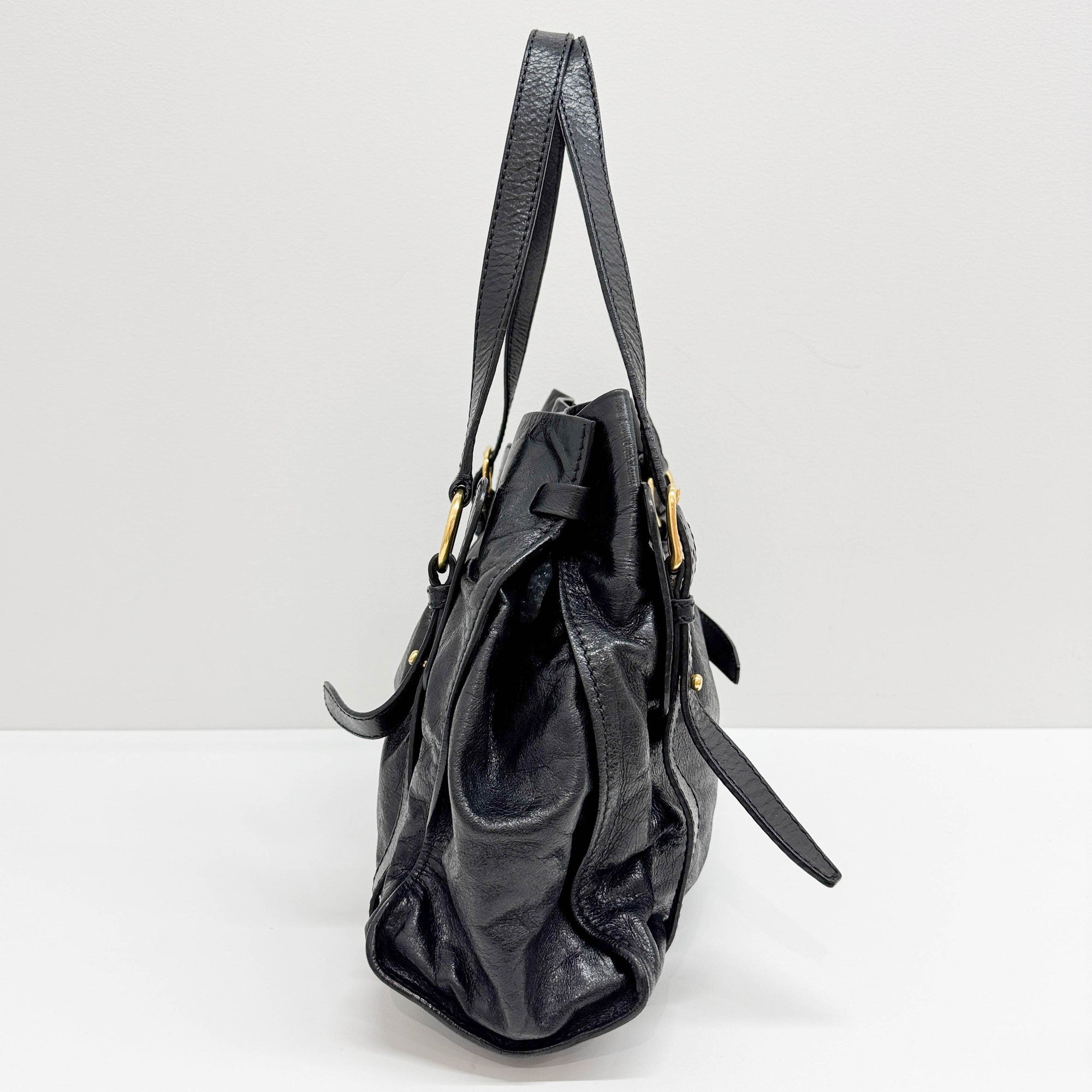Vitello Lux Bow Black Leather Shoulder Bag