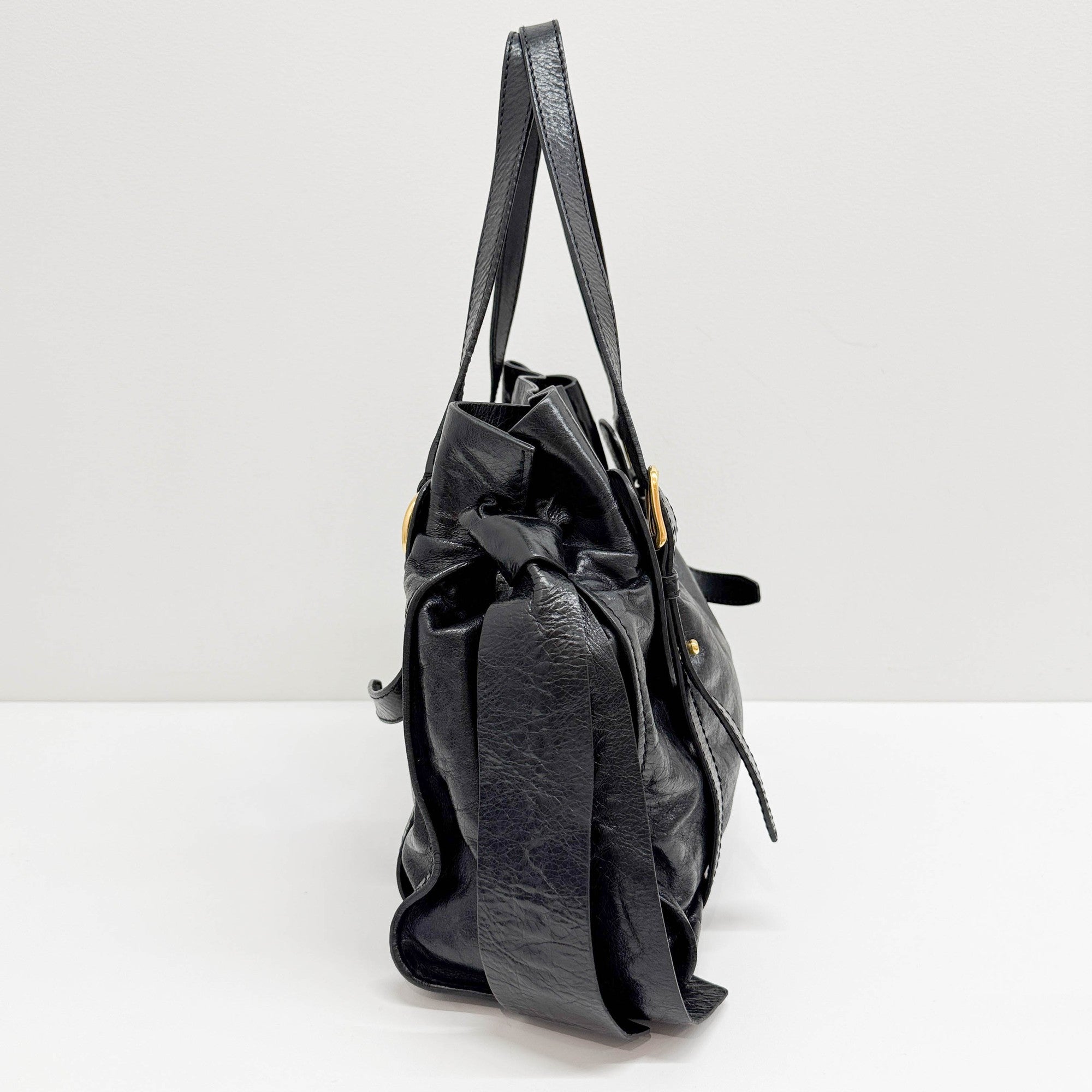 Vitello Lux Bow Black Leather Shoulder Bag