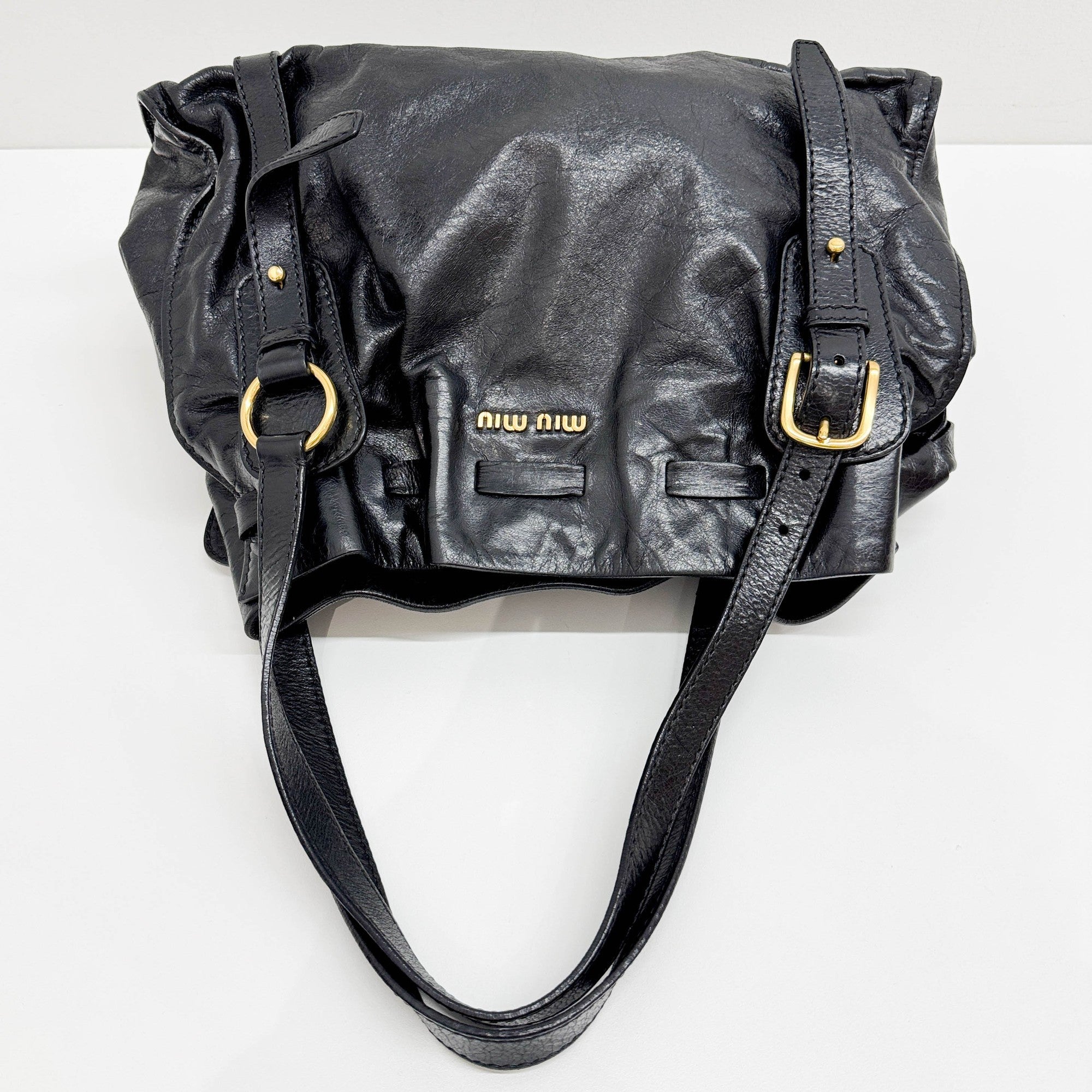 Vitello Lux Bow Black Leather Shoulder Bag