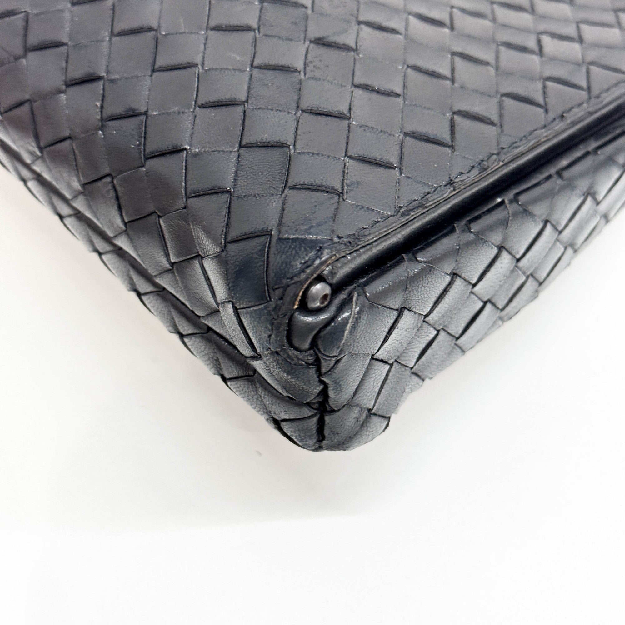 Black Intrecciato Clasp Shoulder Bag