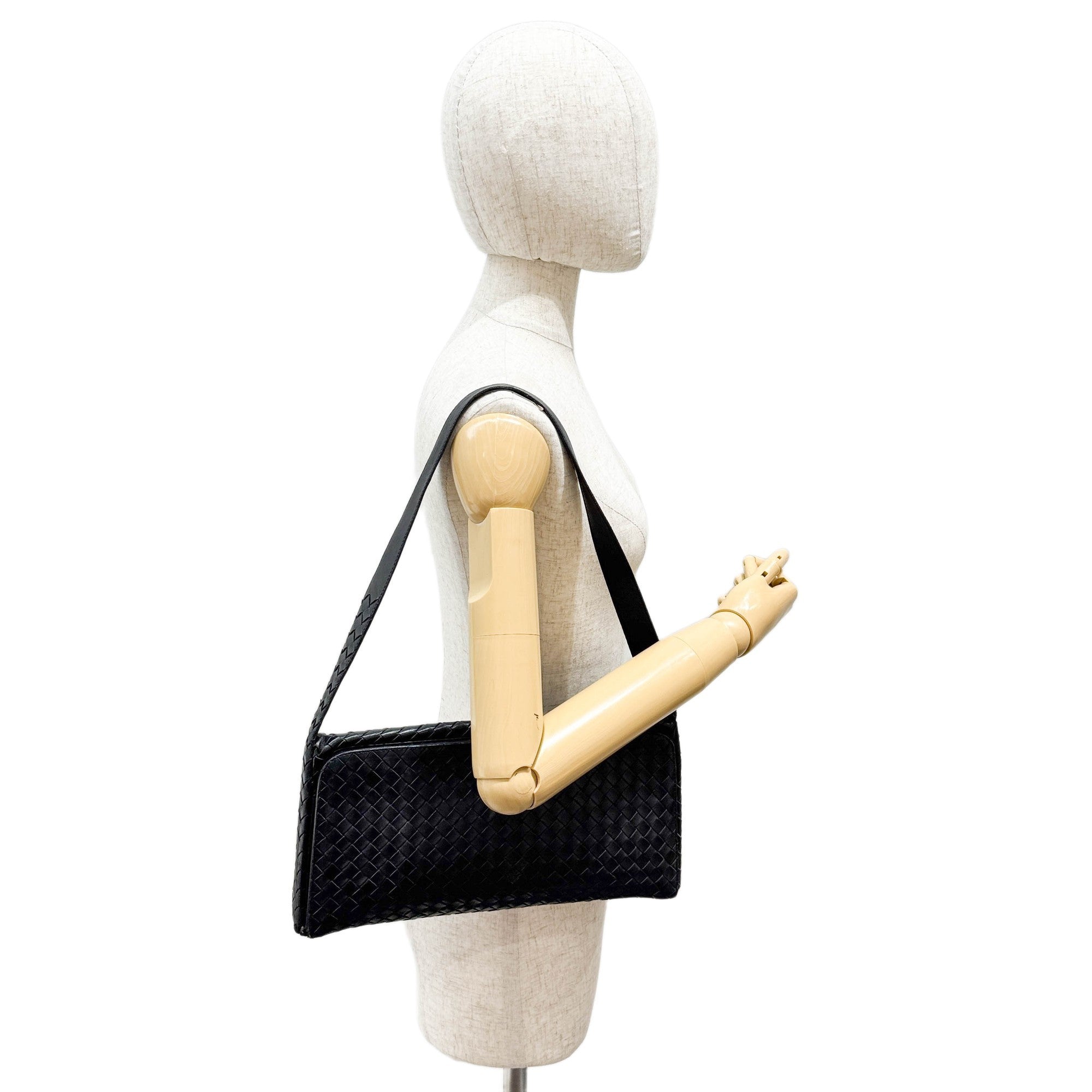 Black Intrecciato Clasp Shoulder Bag