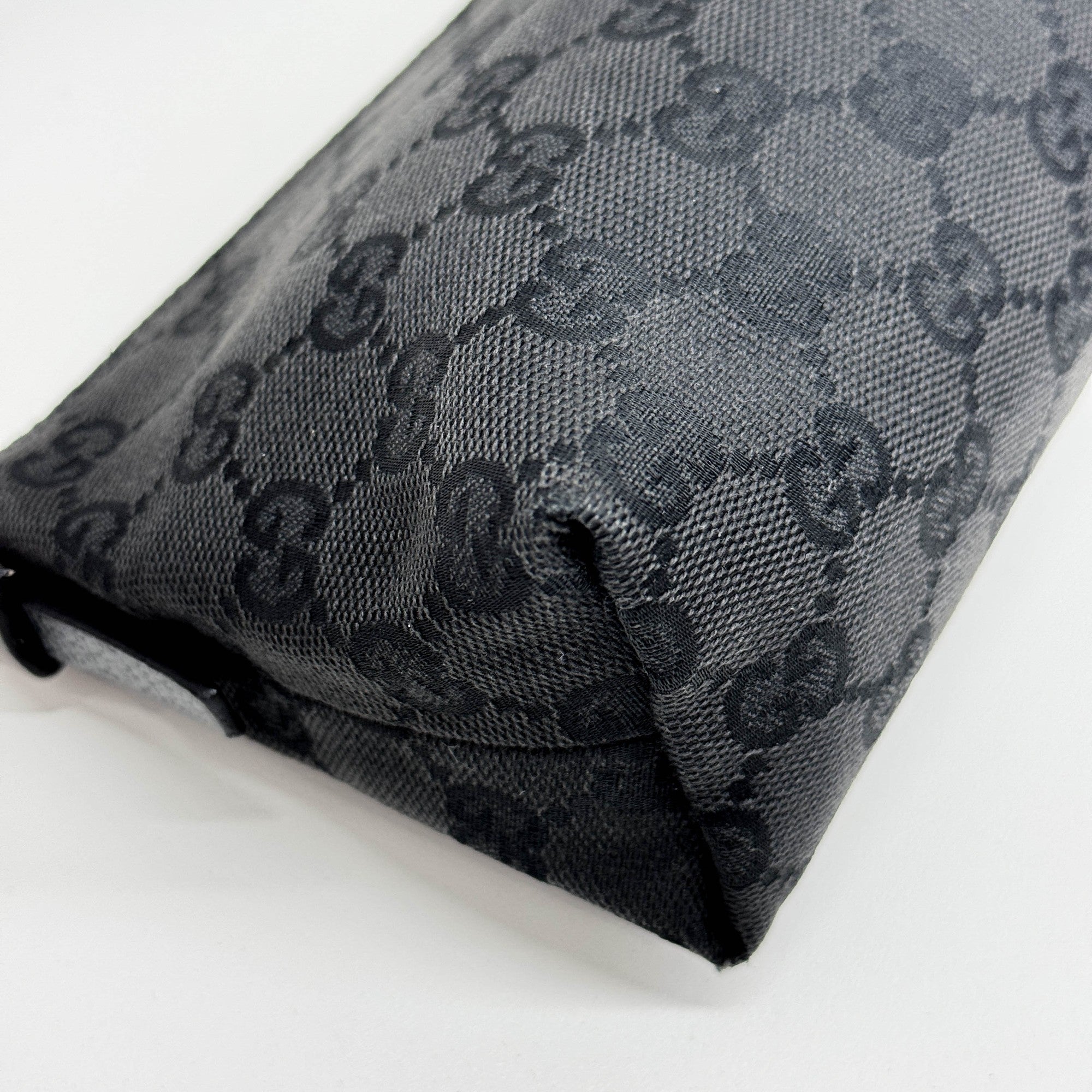 Pouch Black GG Canvas Shoulder Bag