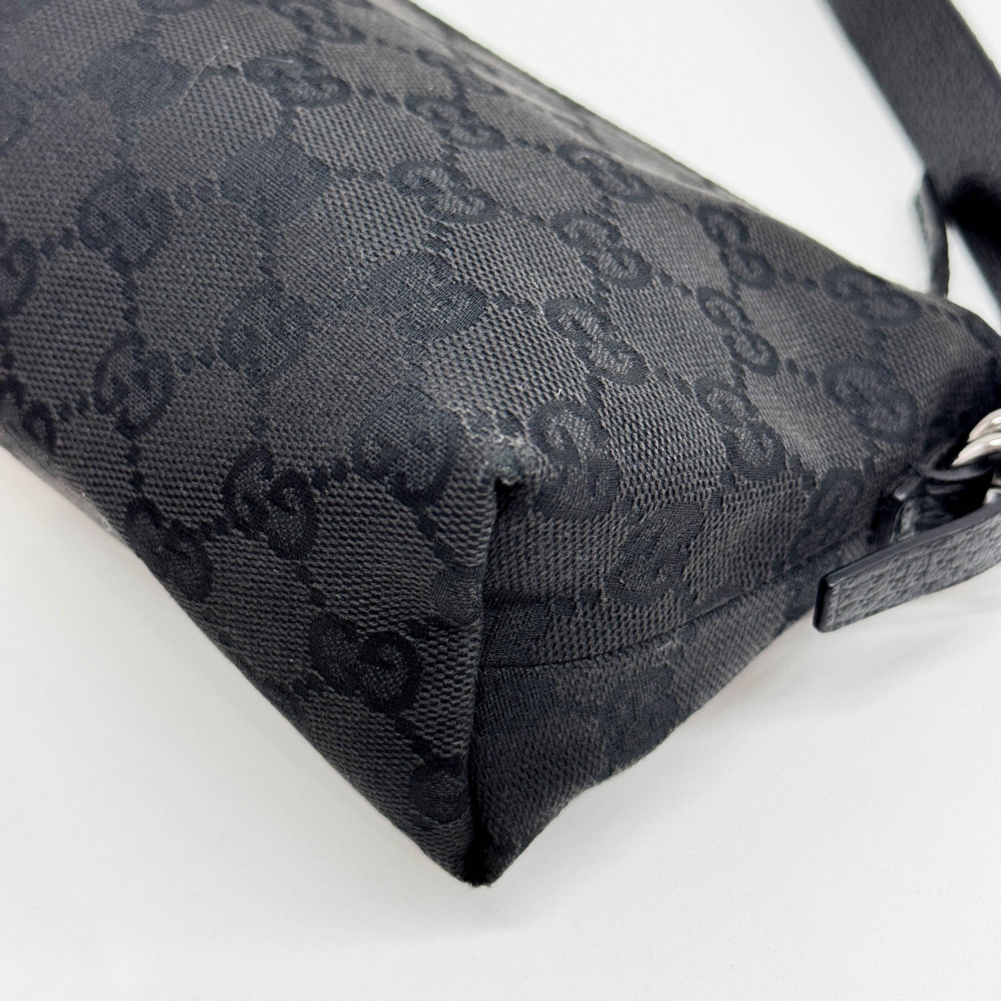 Pouch Black GG Canvas Shoulder Bag