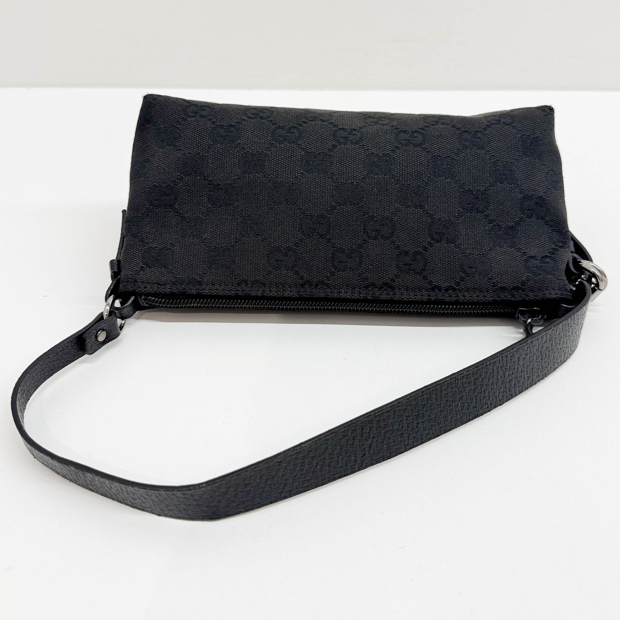 Pouch Black GG Canvas Shoulder Bag