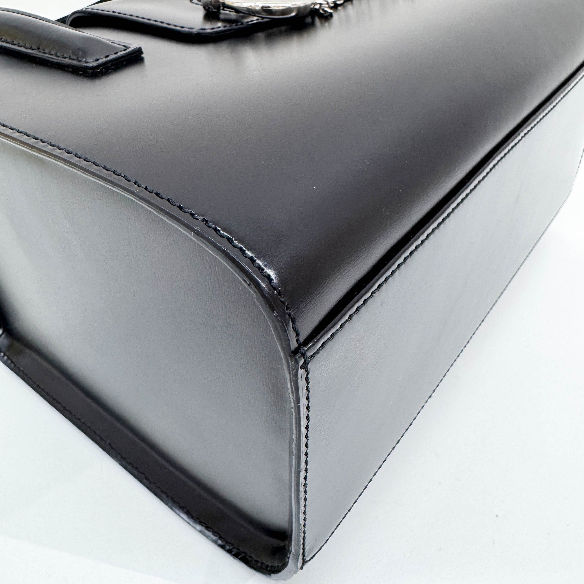 Panthere Black Leather Hand Bag