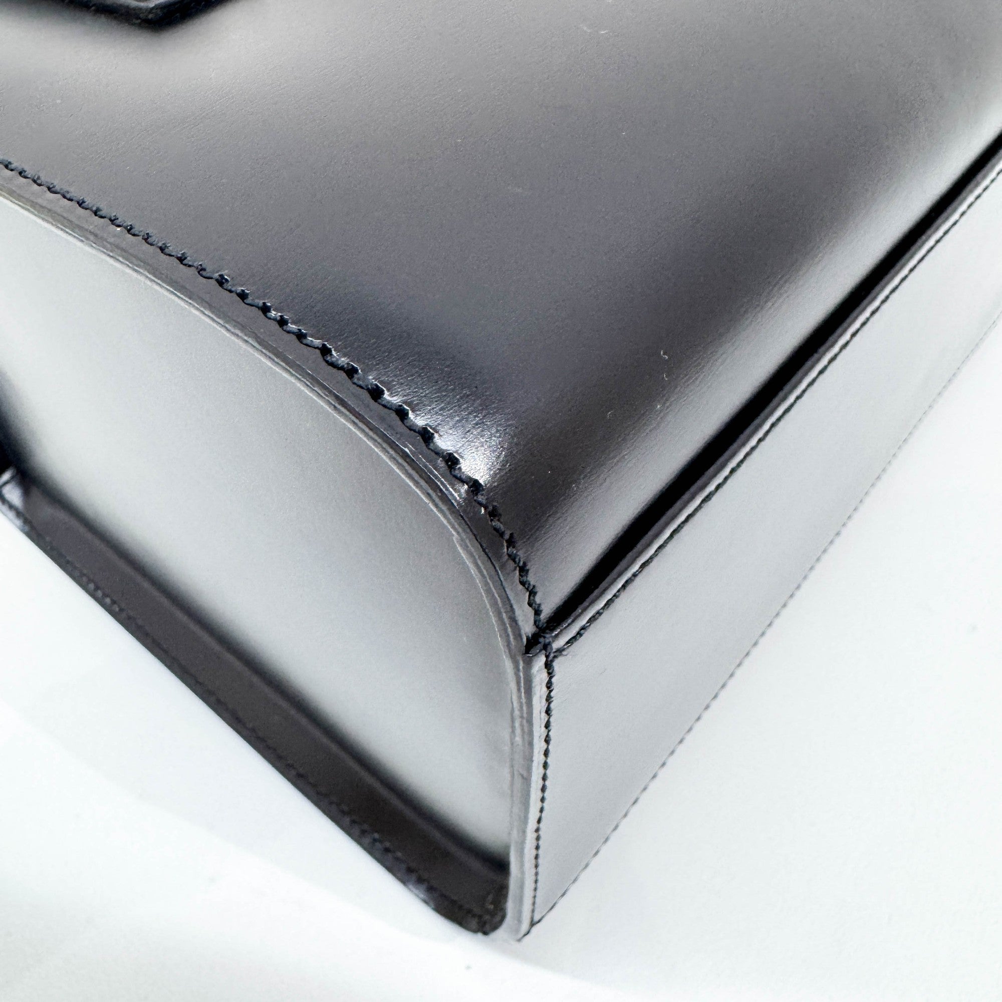 Panthere Black Leather Hand Bag