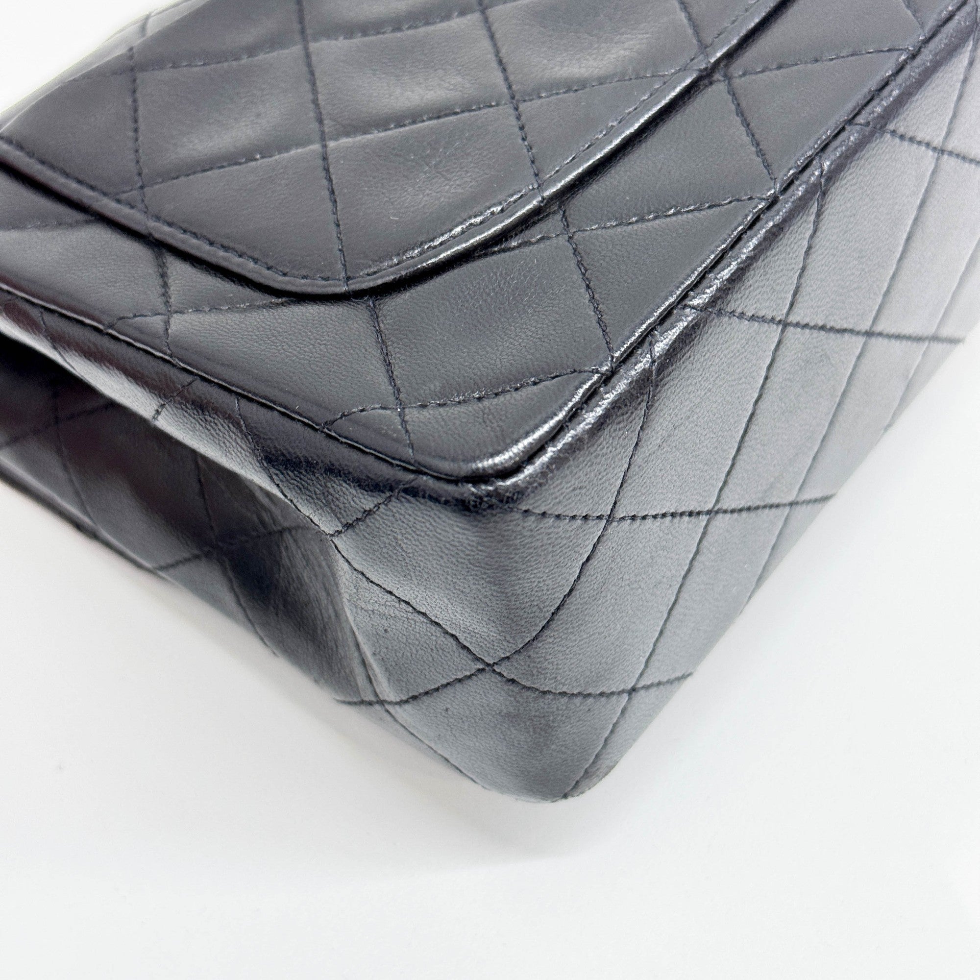 Mini Classic Flap 1994-1996 Matelasse Black Leather Shoulder Bag