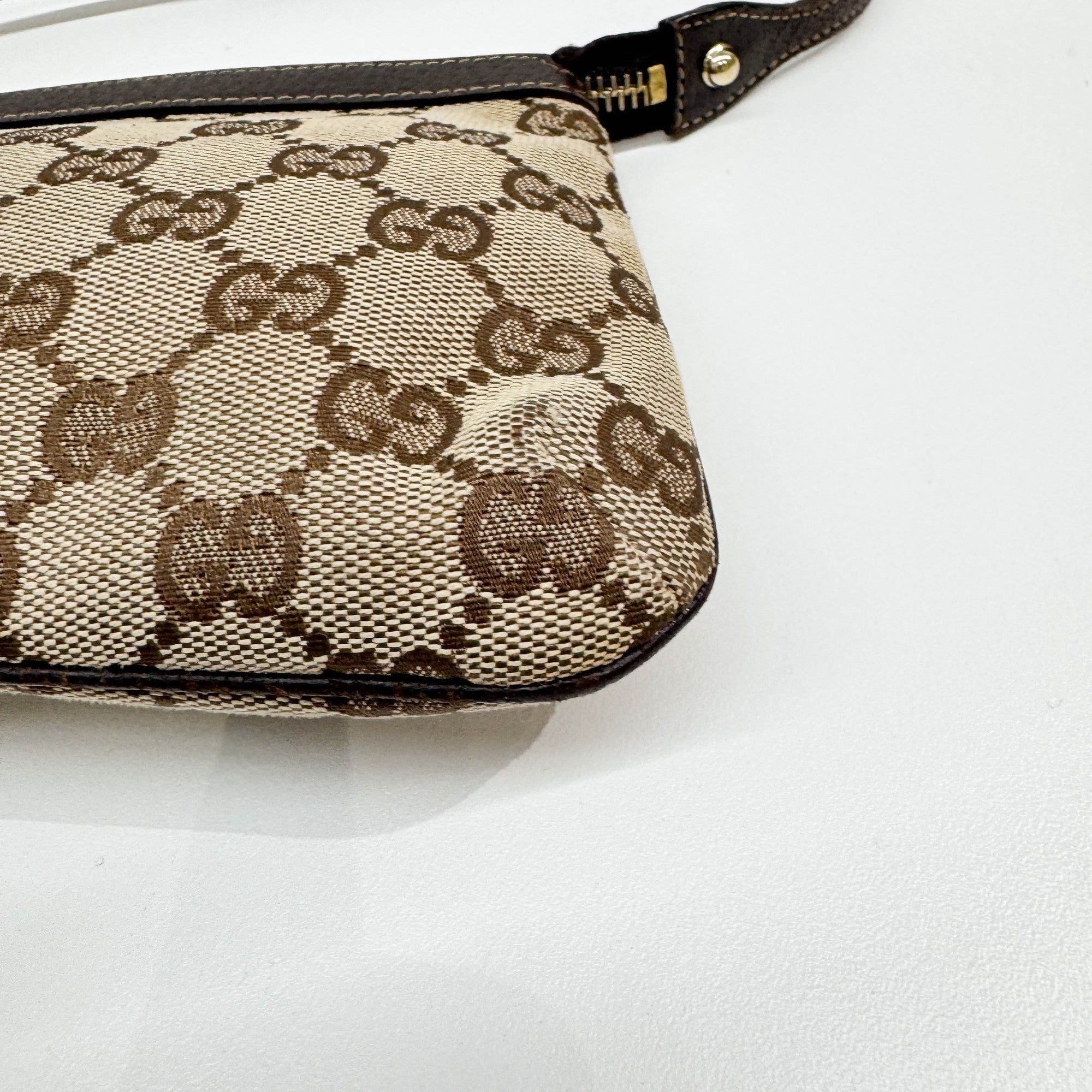 Pochette Bumblebee Charm GG Canvas Shoulder Bag