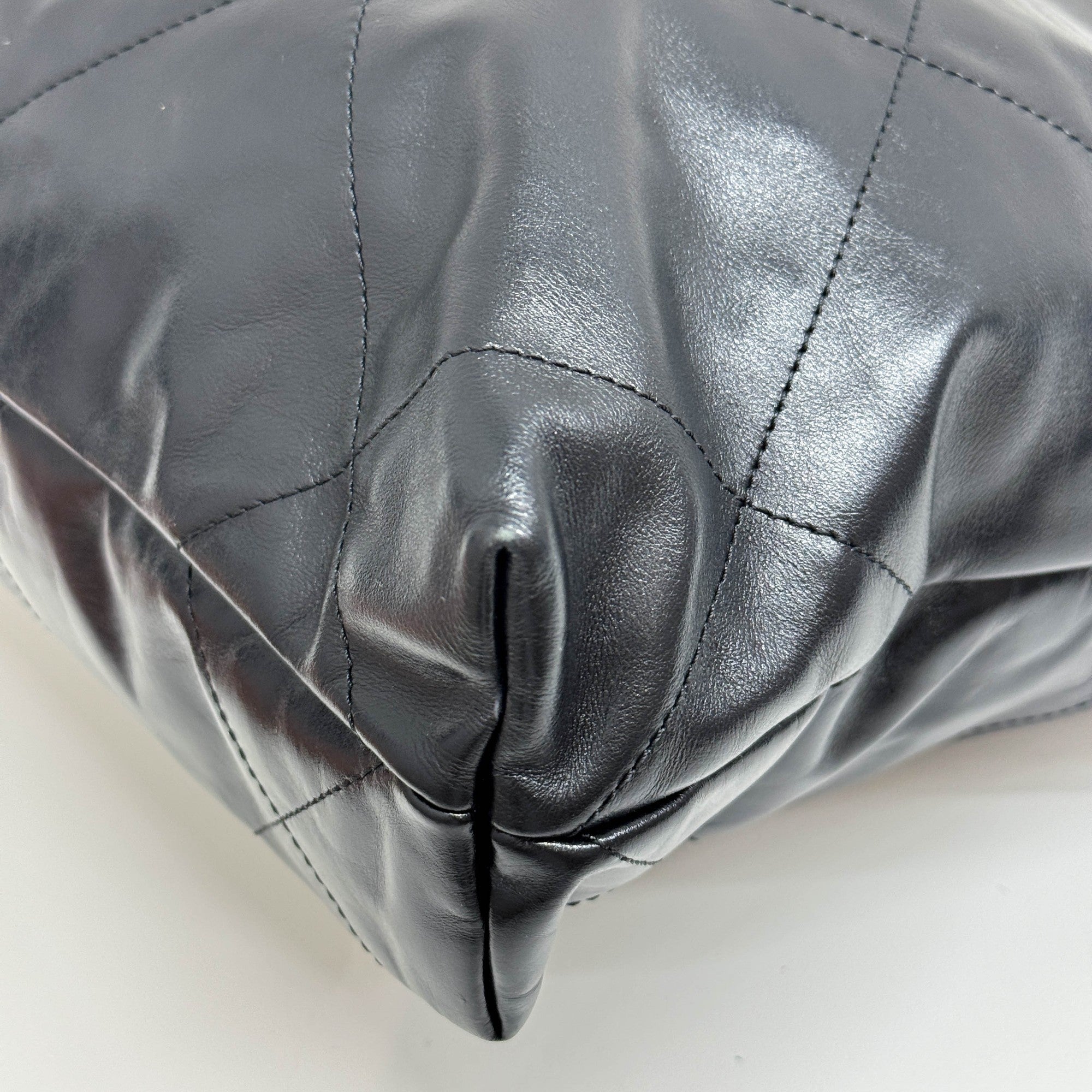 Chanel 22 2021-2026 Matelasse Black Leather Shoulder Bag