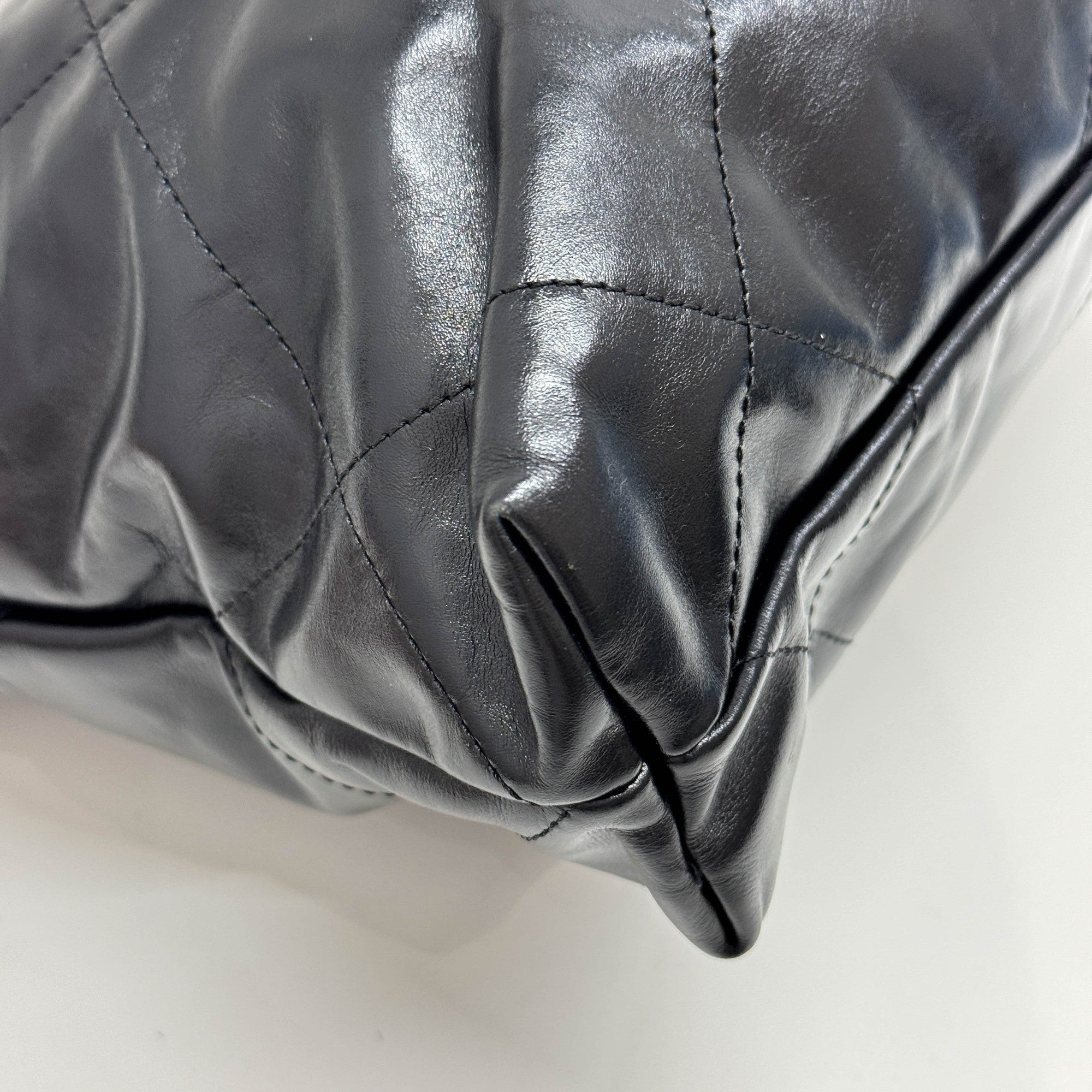 Chanel 22 2021-2026 Matelasse Black Leather Shoulder Bag