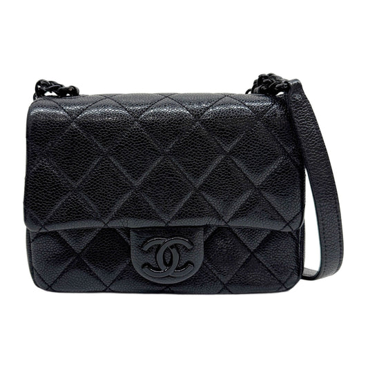 Classic Flap 2019 Black Caviar Shoulder Bag
