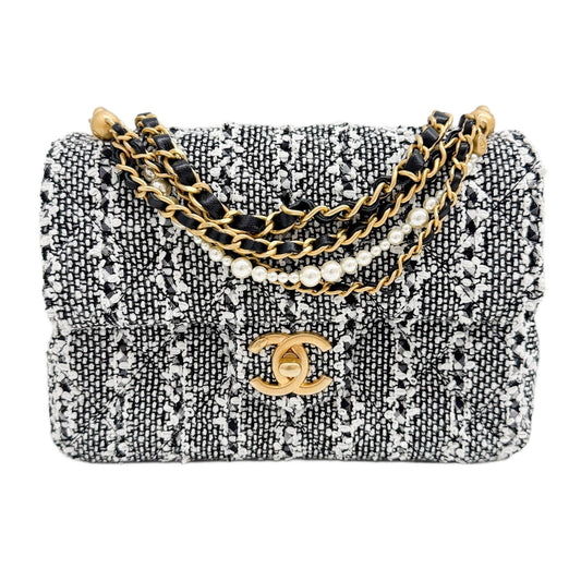 Mini Classic Flap 2021-2026 White & Black Tweed Shoulder Bag