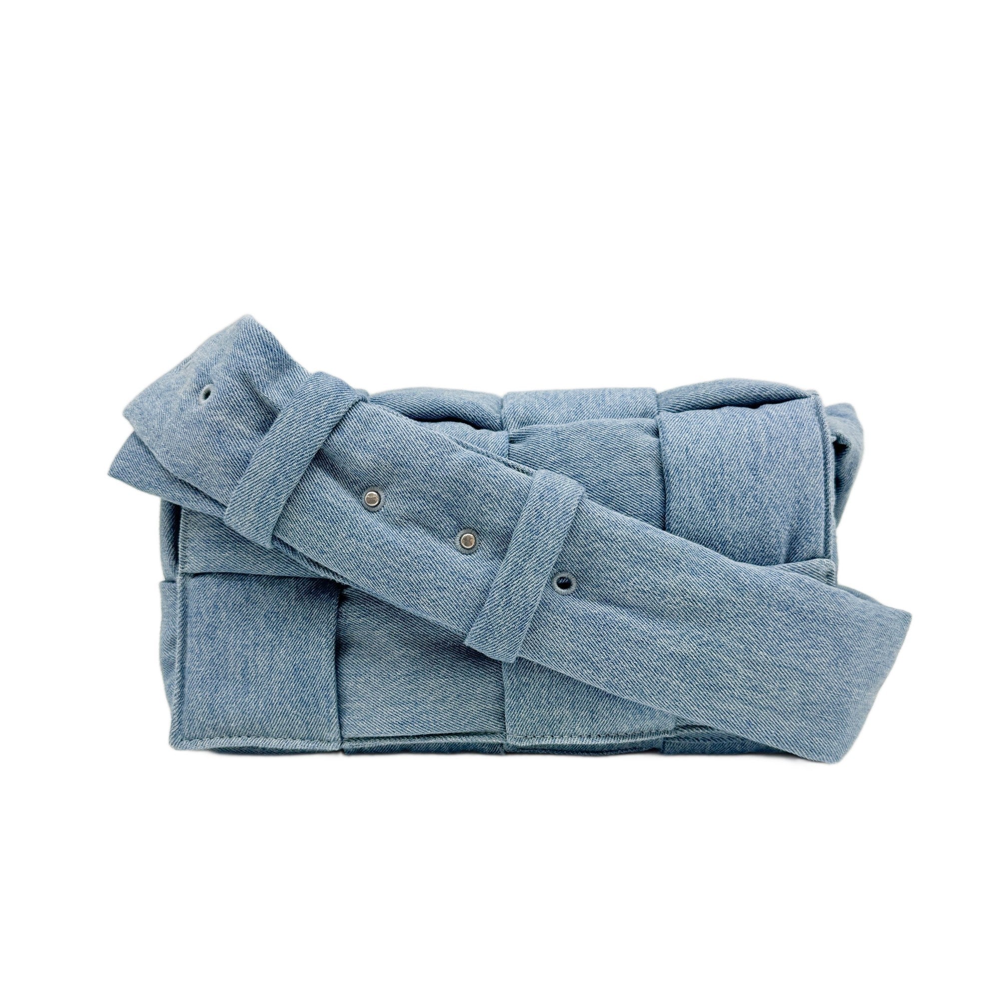 Maxi Cassette Veneta Intrecciato Light Blue Denim Shoulder Bag