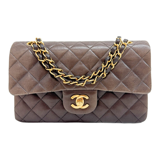 Small Classic Double Flap 1991-1994 Gold Hardware Matelasse Brown Leather Shoulder Bag