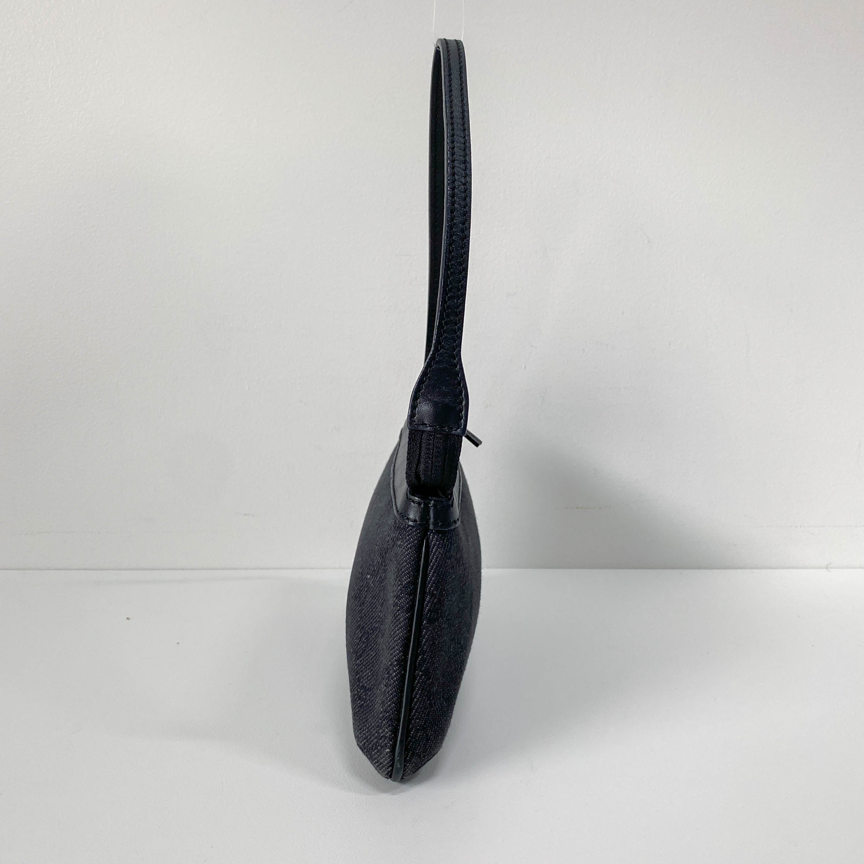 Small GG Canvas Black Shoulder Bag