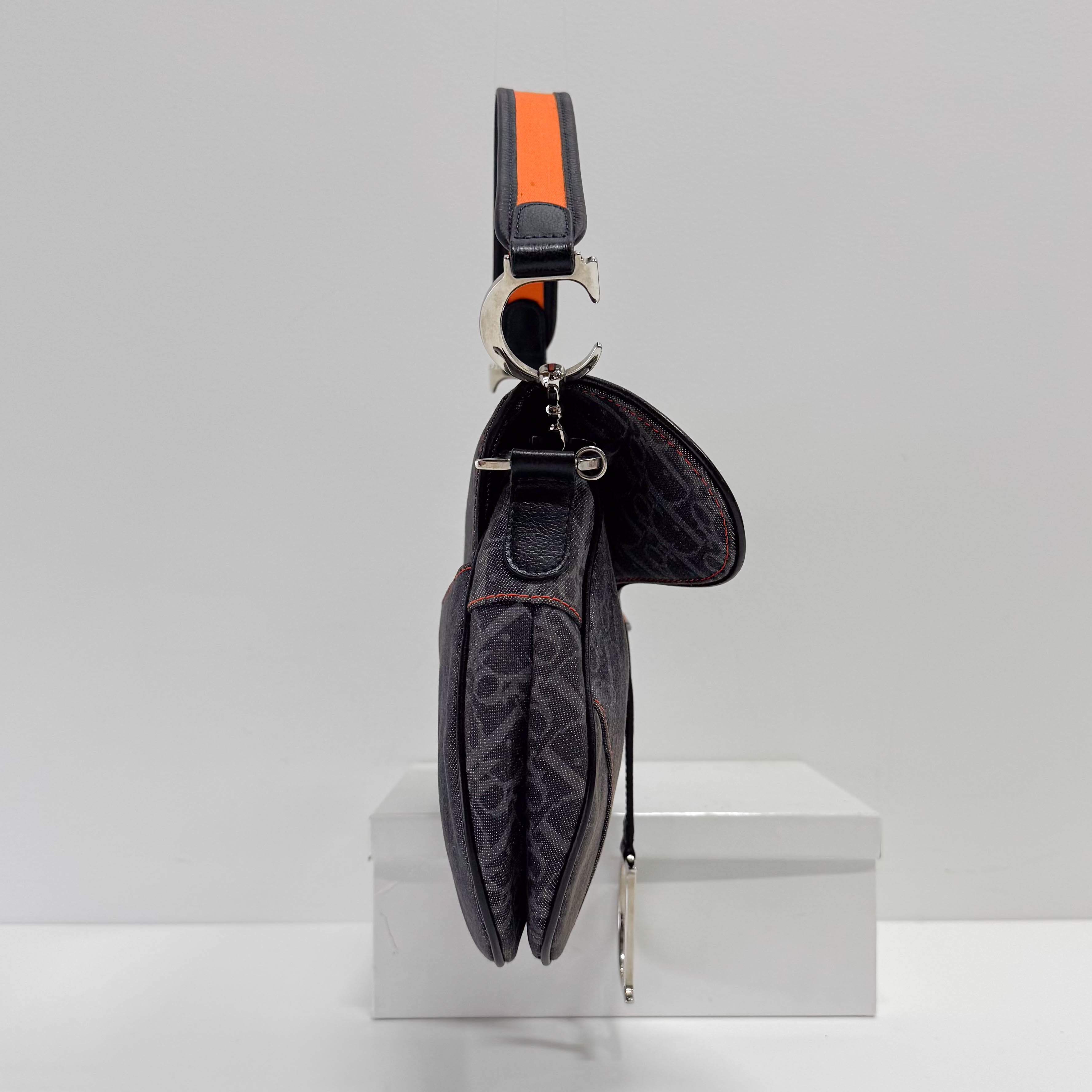 2005 Navy Flight Line Trotter Saddle Handbag