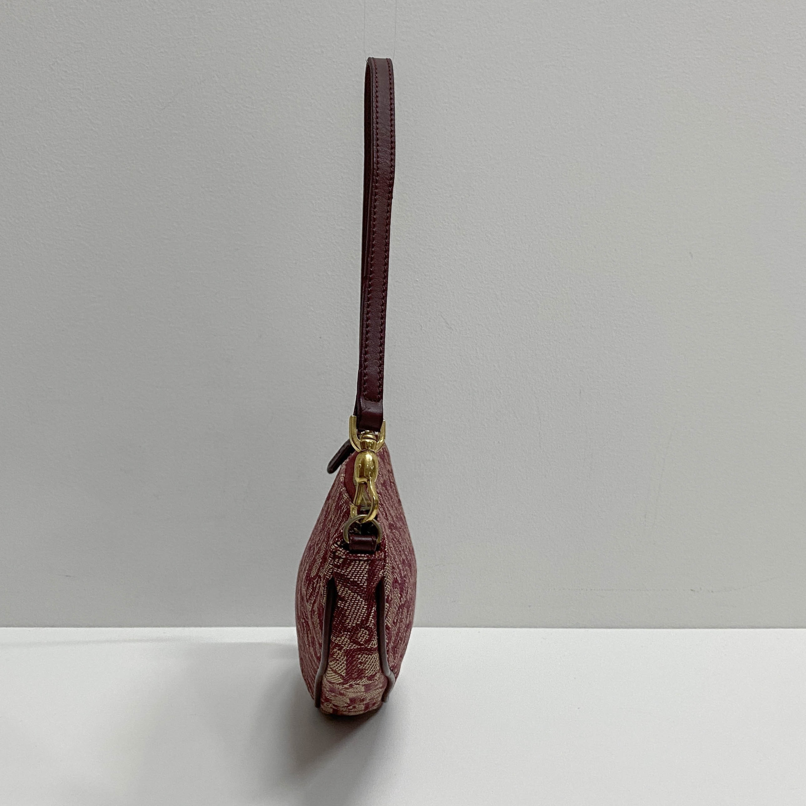 Saddle Red Trotter Canvas Shoulder Bag