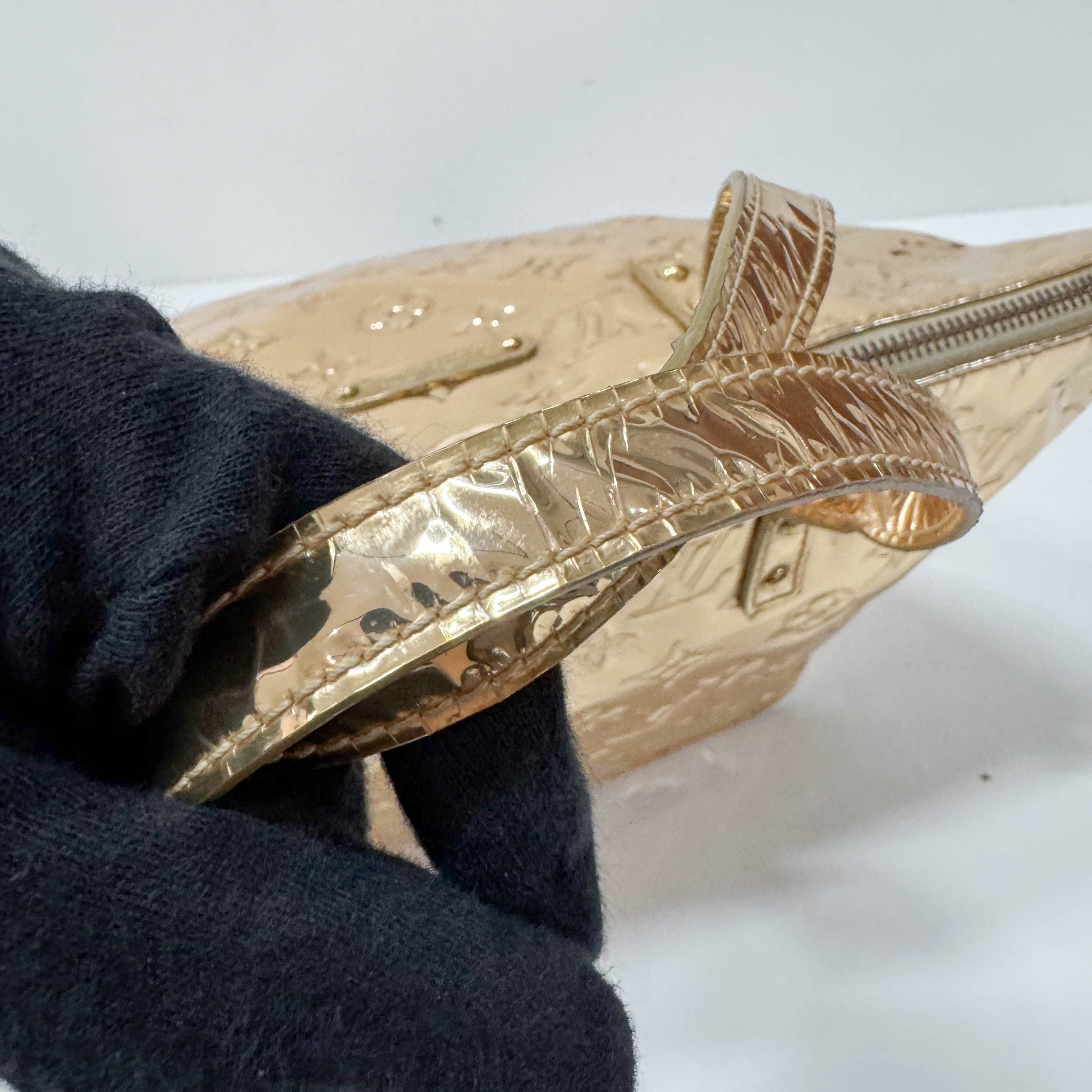 Bllevue Mirror World Gold Coated Canvas