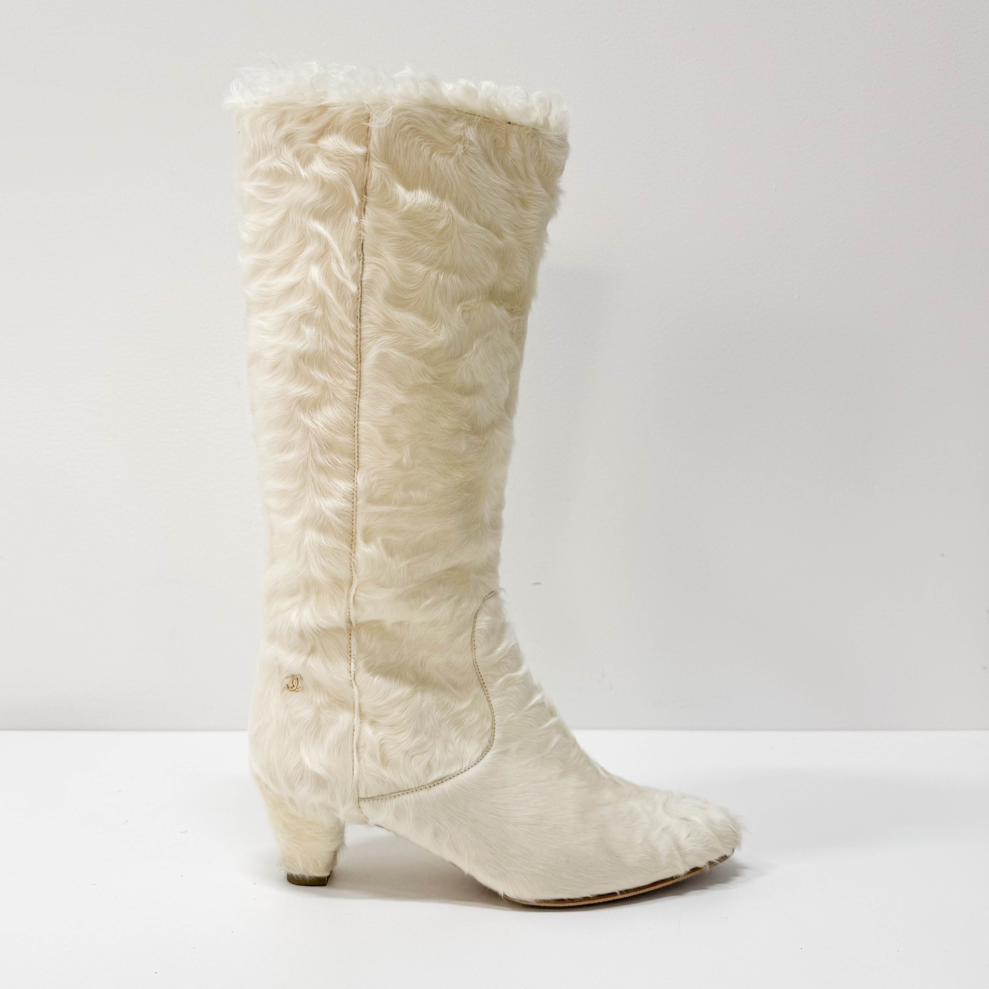 Size 39 White Fur Long Boots