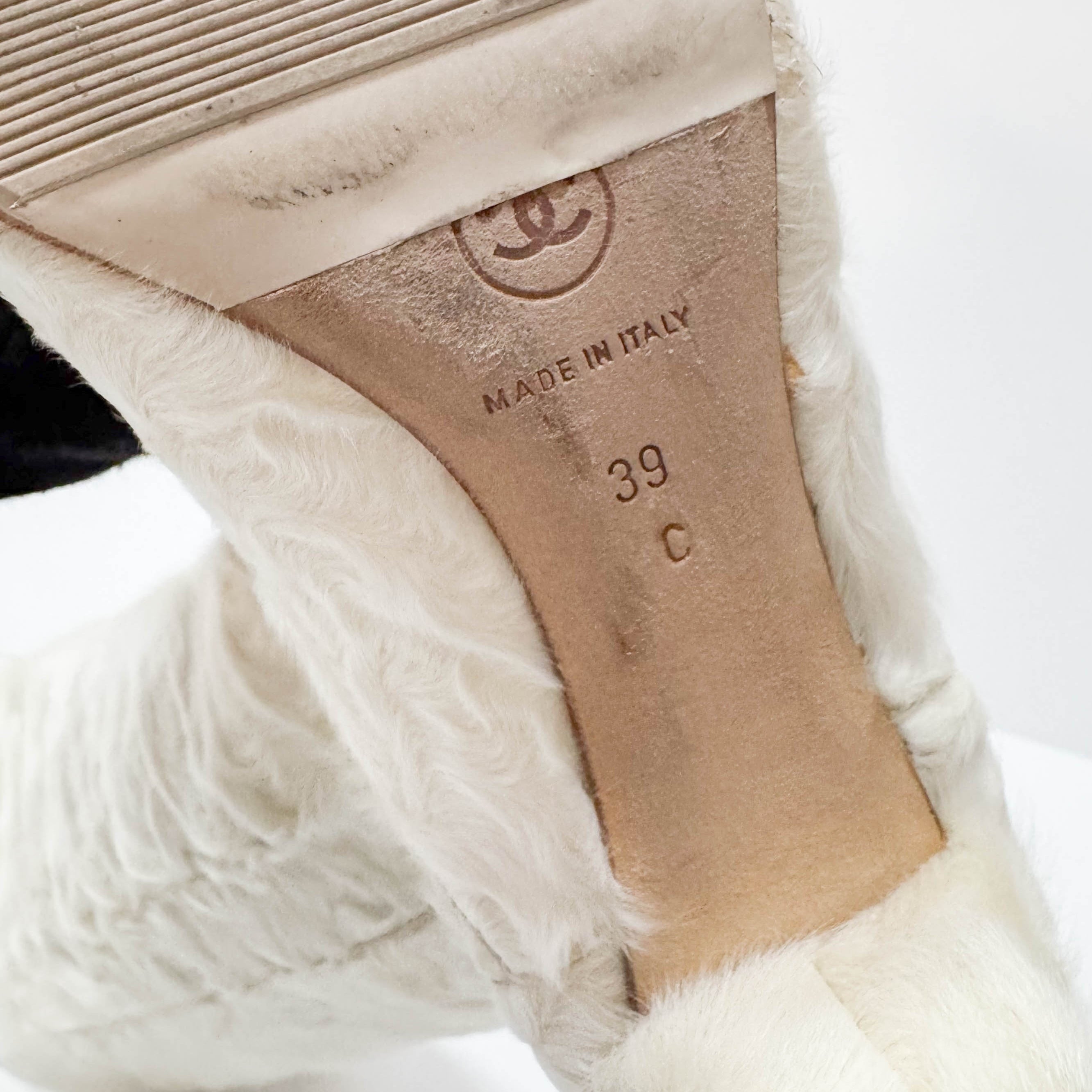 Size 39 White Fur Long Boots