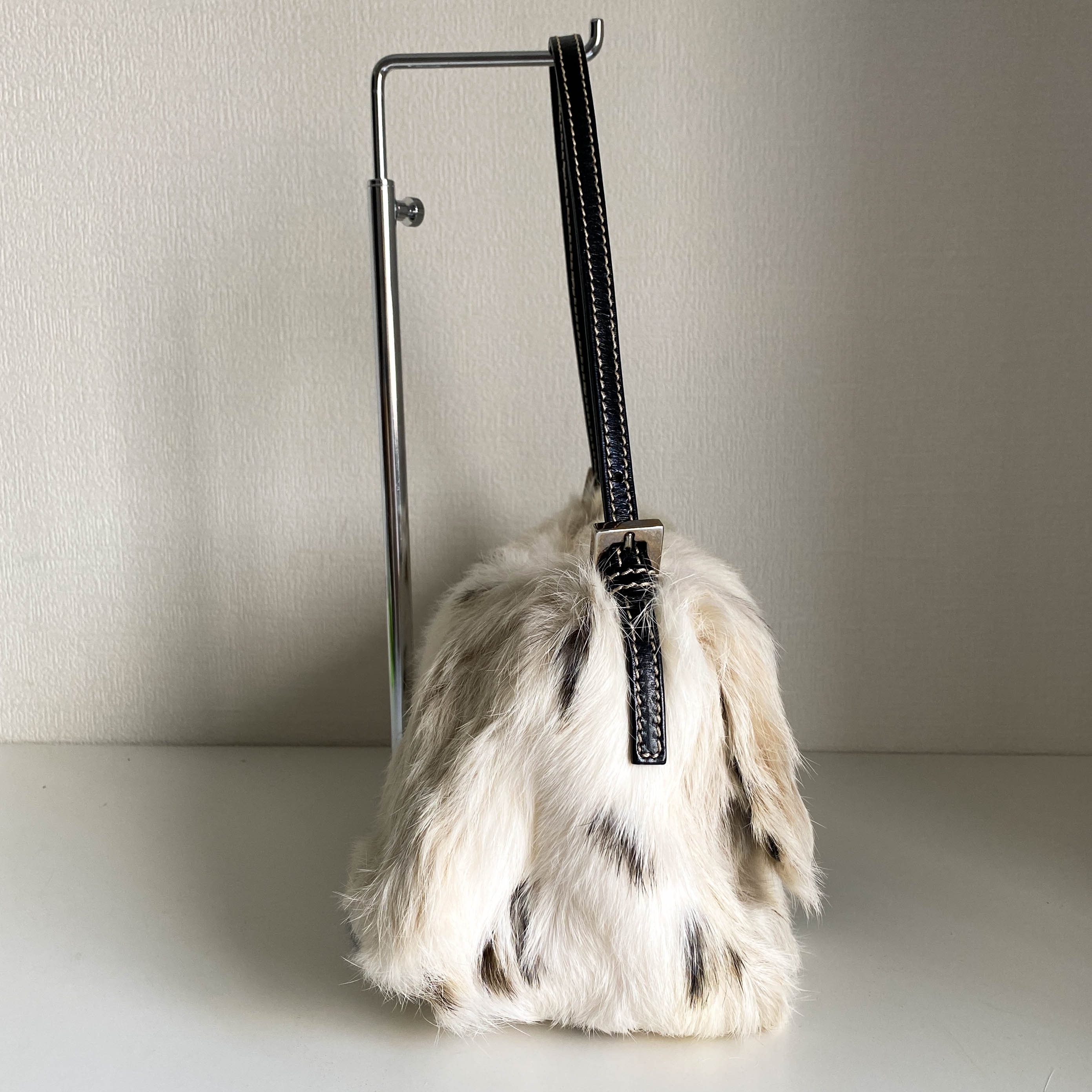 Mini Mamma Baguette Fur Neural / Black Shoulder Bag