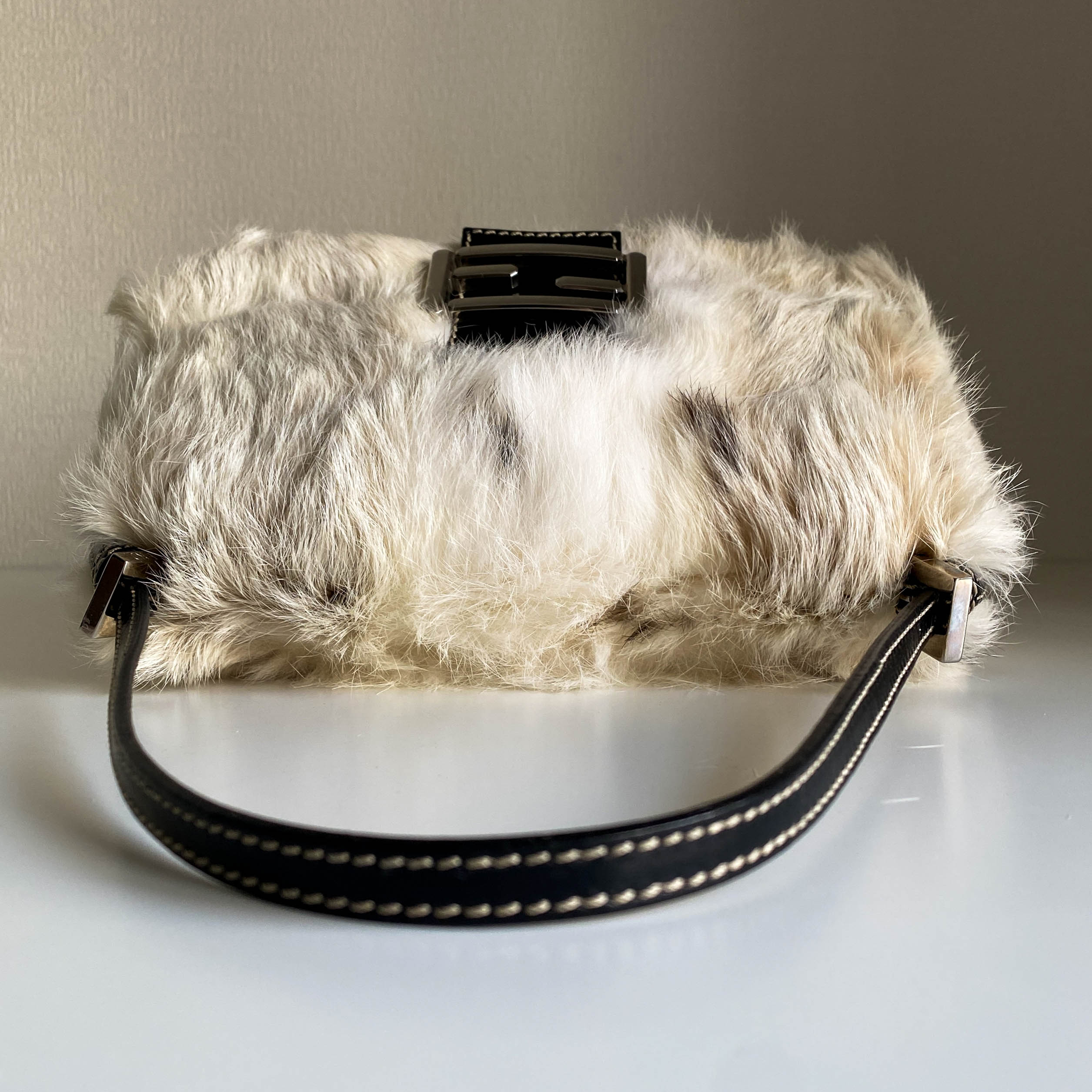 Mini Mamma Baguette Fur Neural / Black Shoulder Bag