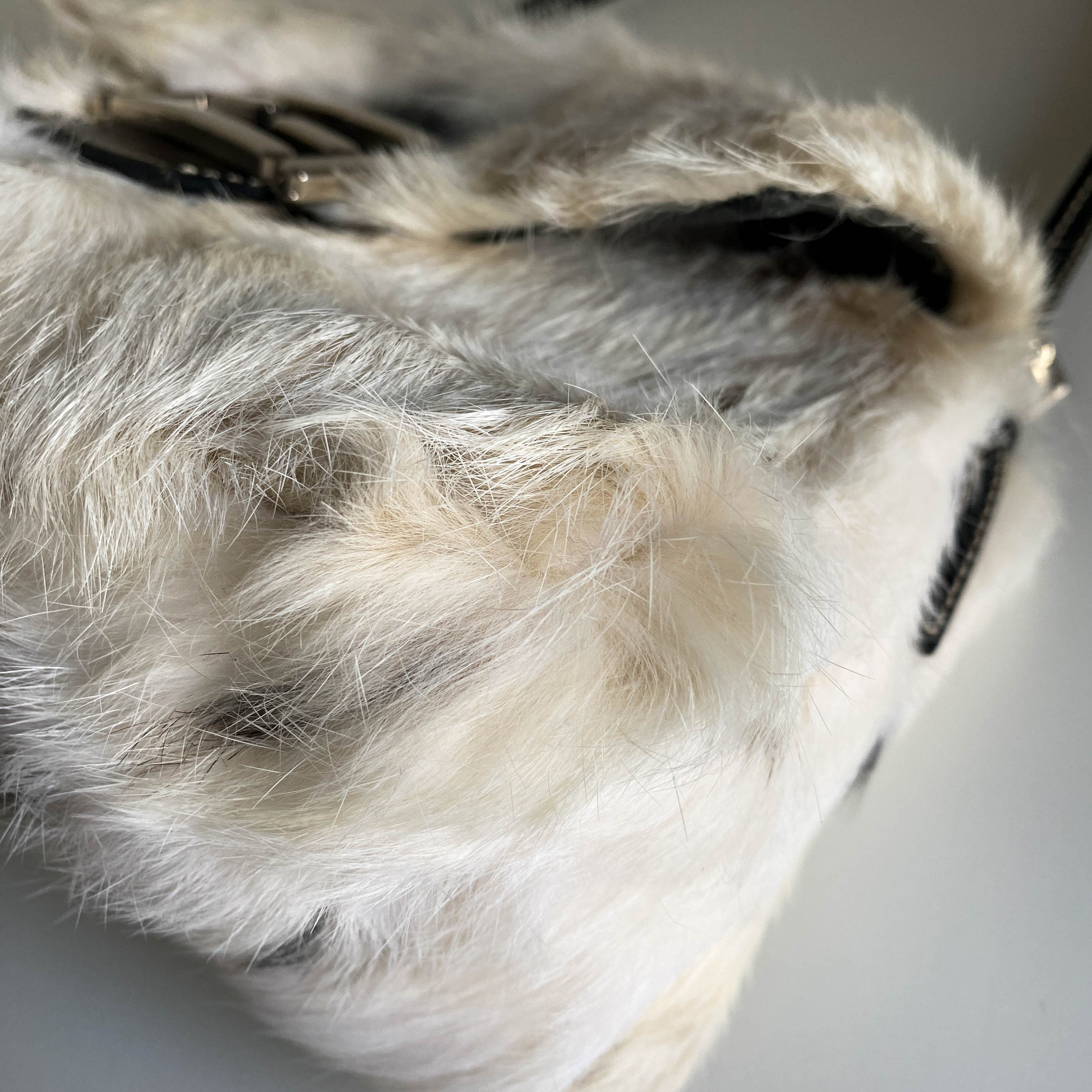 Mini Mamma Baguette Fur Neural / Black Shoulder Bag