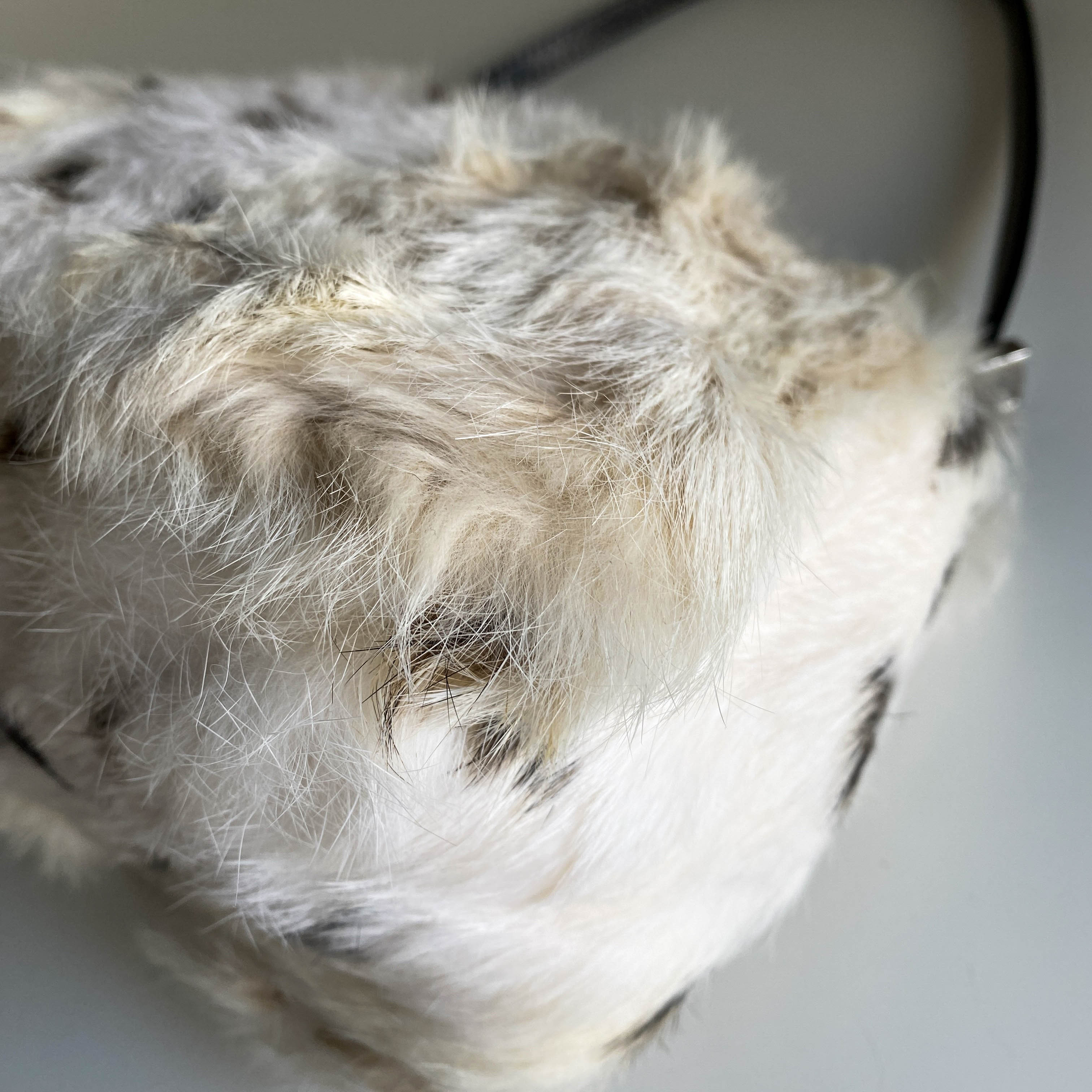 Mini Mamma Baguette Fur Neural / Black Shoulder Bag