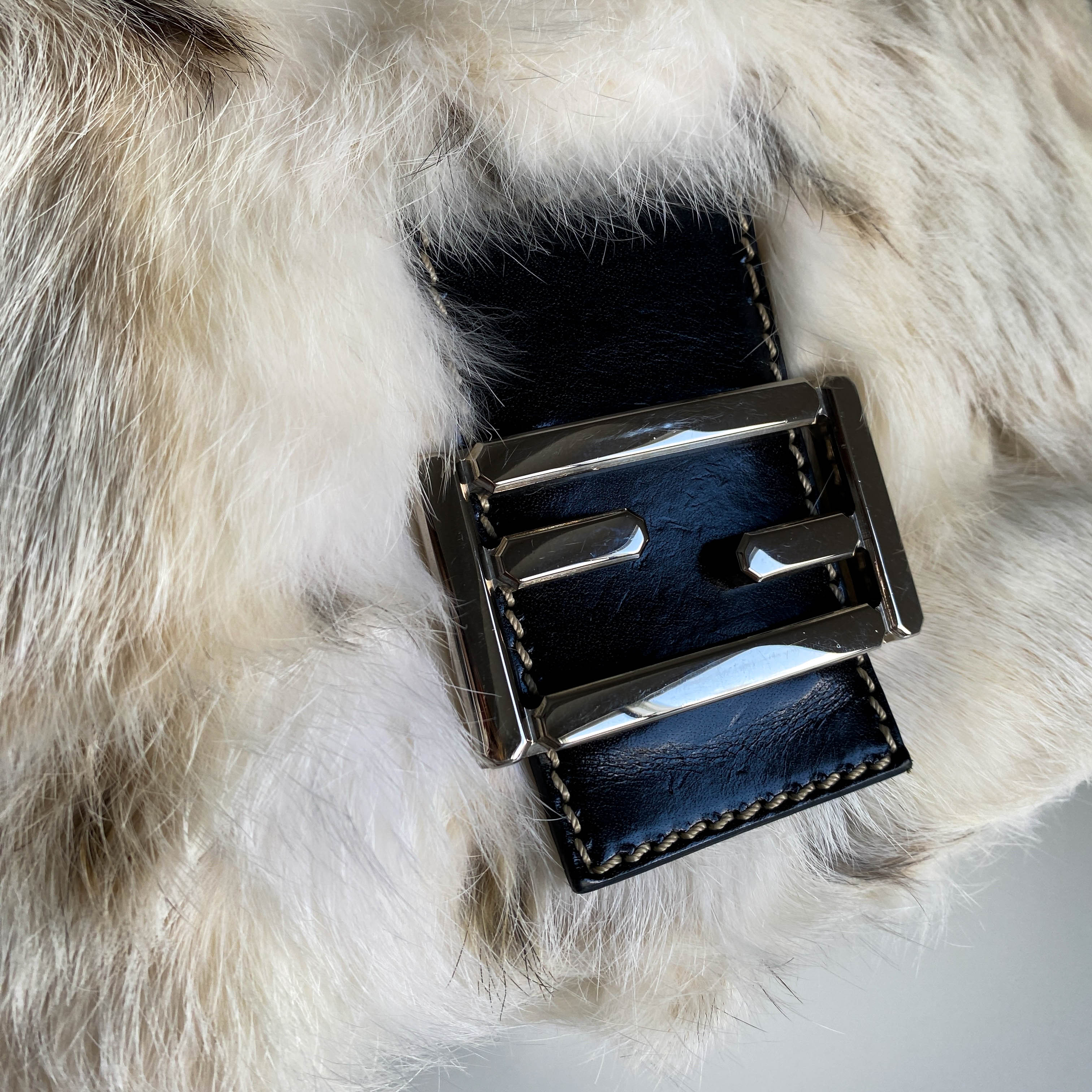 Mini Mamma Baguette Fur Neural / Black Shoulder Bag