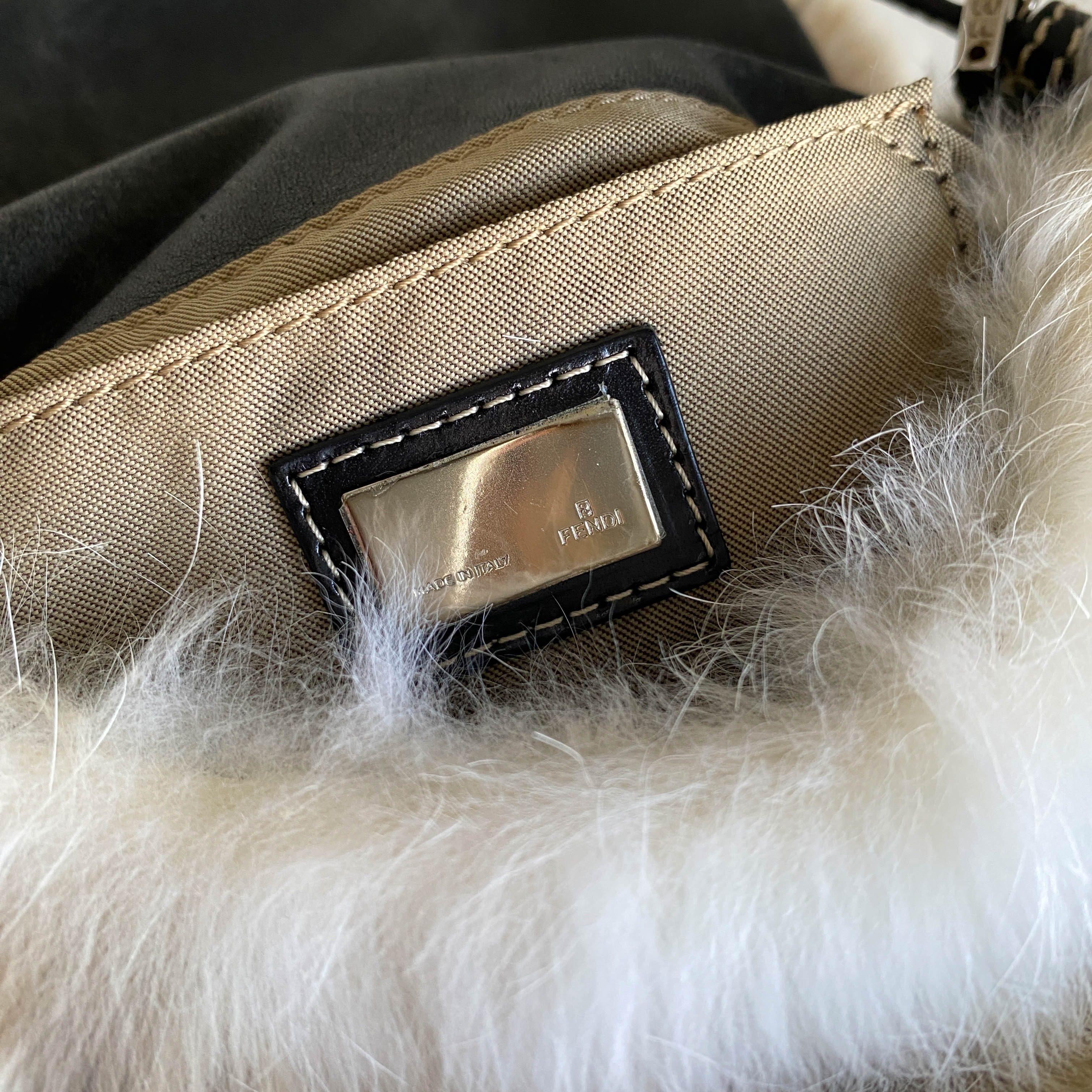 Mini Mamma Baguette Fur Neural / Black Shoulder Bag