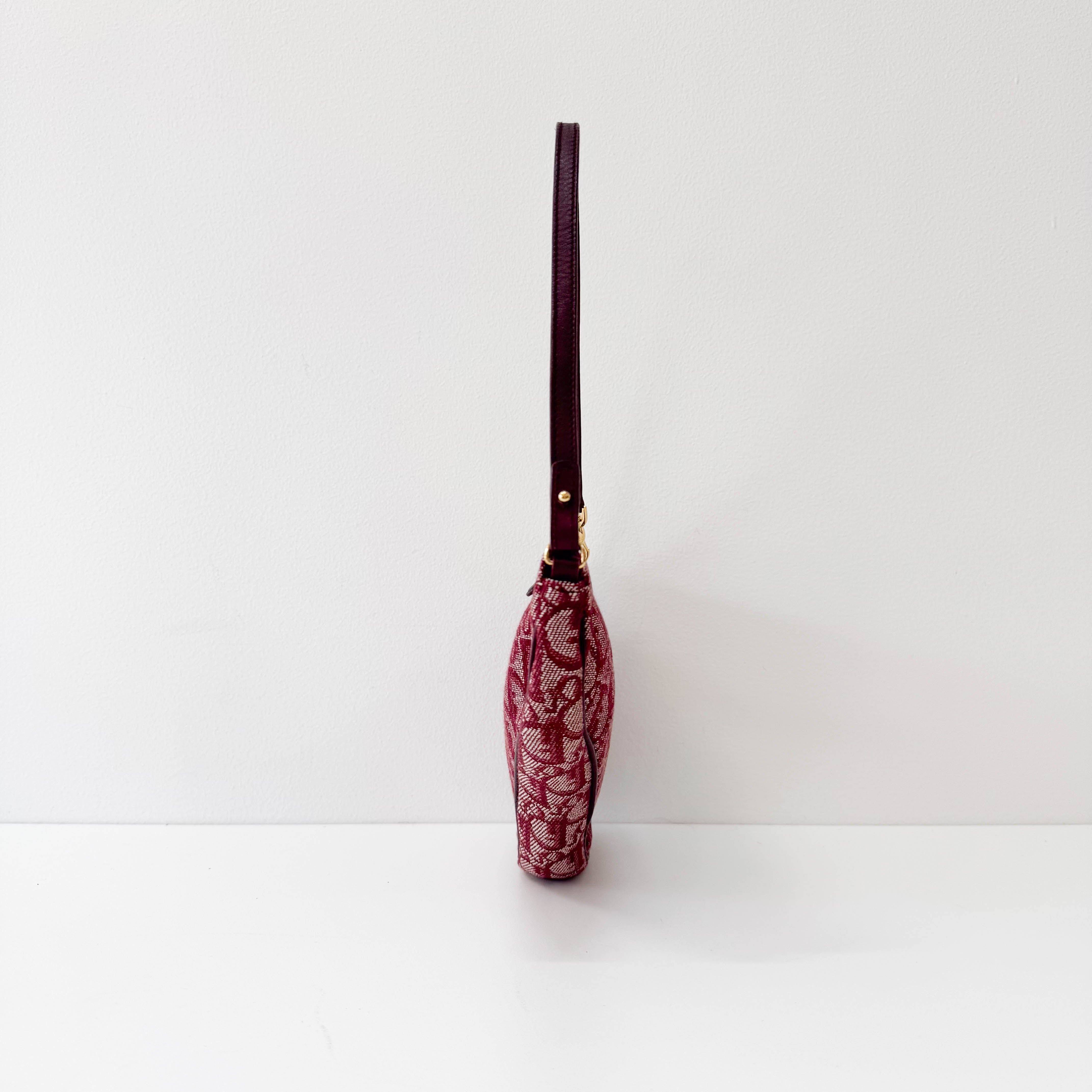 Saddle Vintage Classic Red Trotter Shoulder Bag