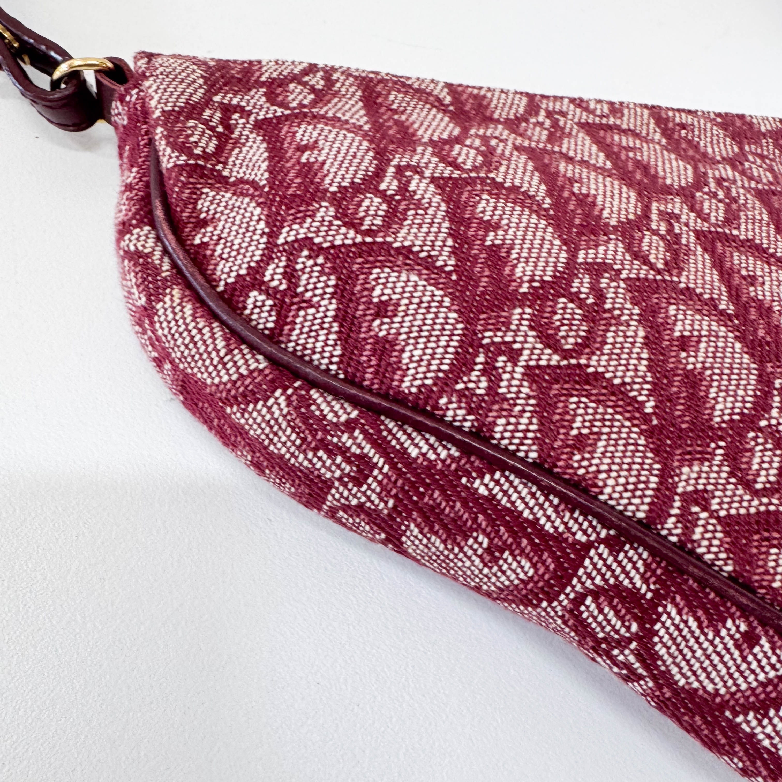 Saddle Vintage Classic Red Trotter Shoulder Bag