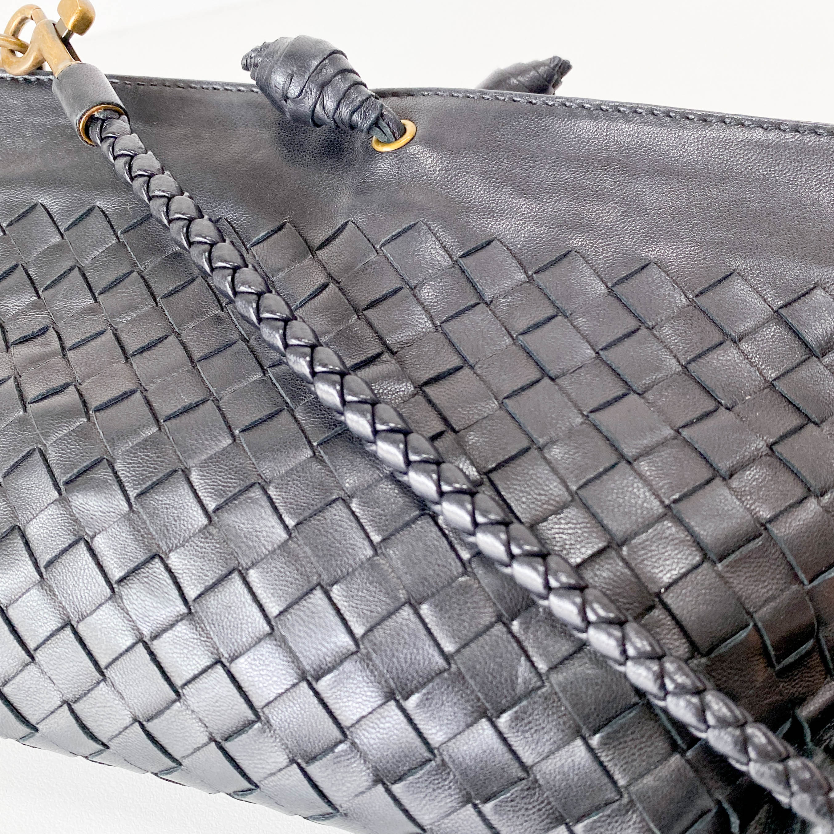 Intrecciato Black Leather Shoulder Bag