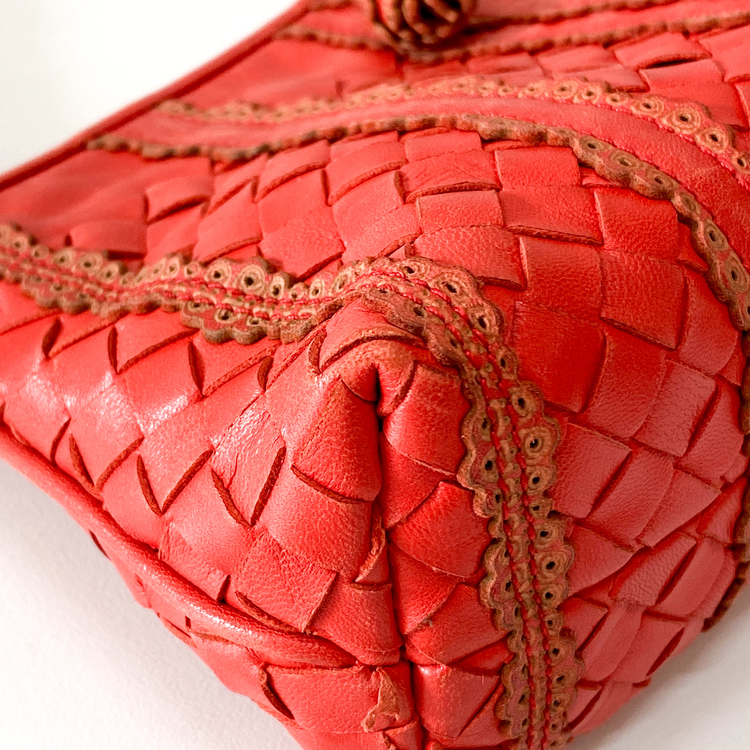 Intreciatto Red Leather Shoulder Bag