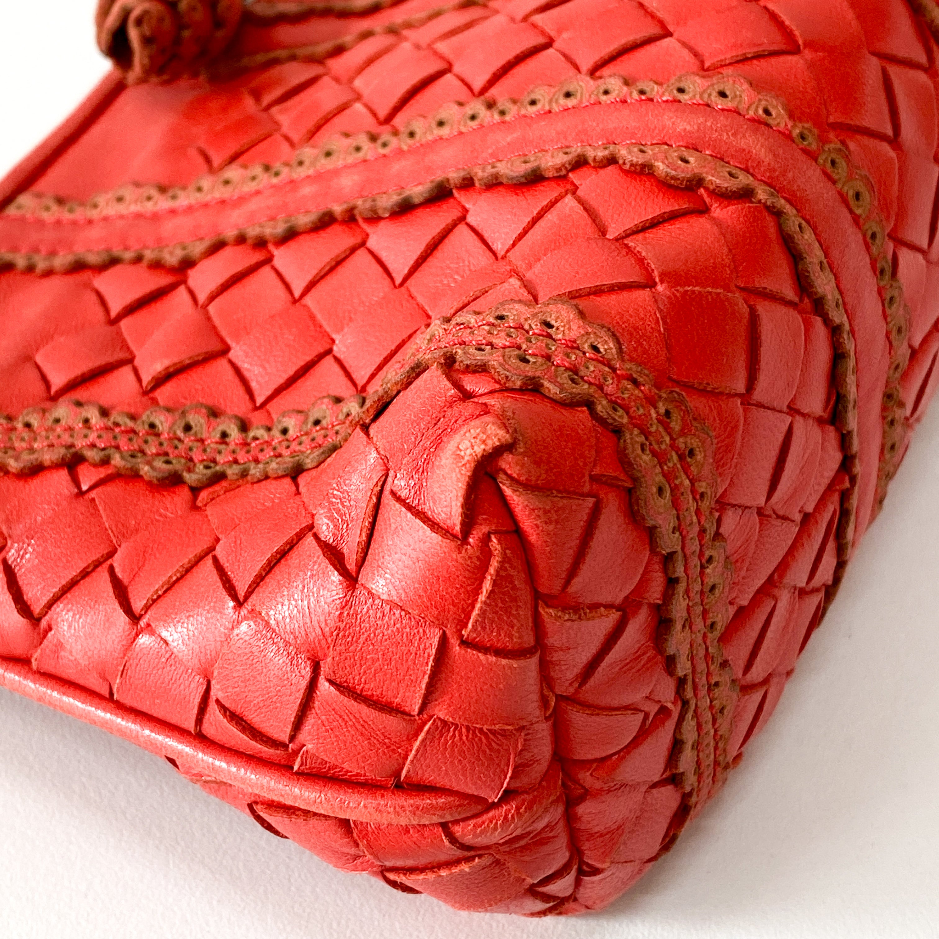 Intreciatto Red Leather Shoulder Bag