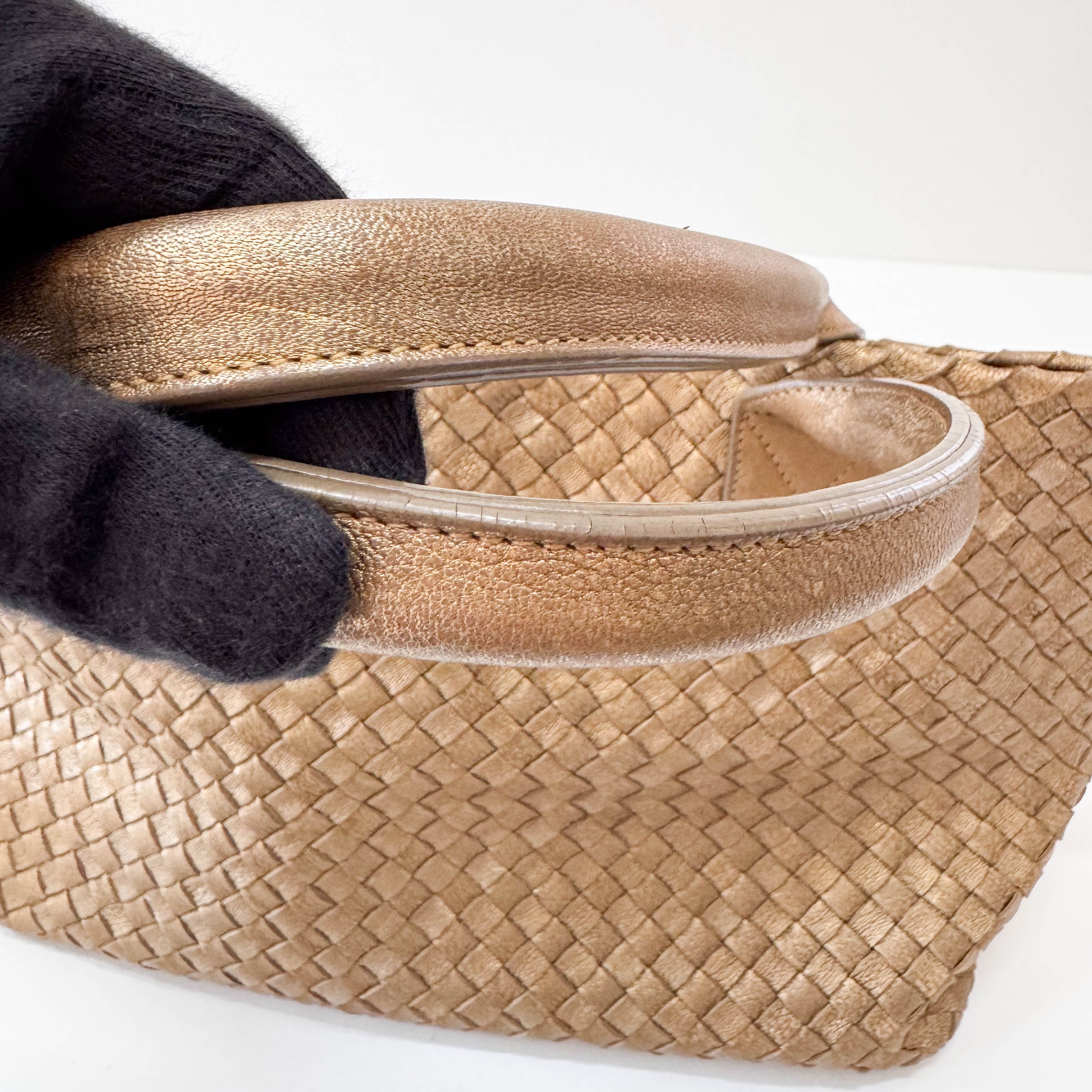 Cabat PM Gold Leather Shoulder Bag