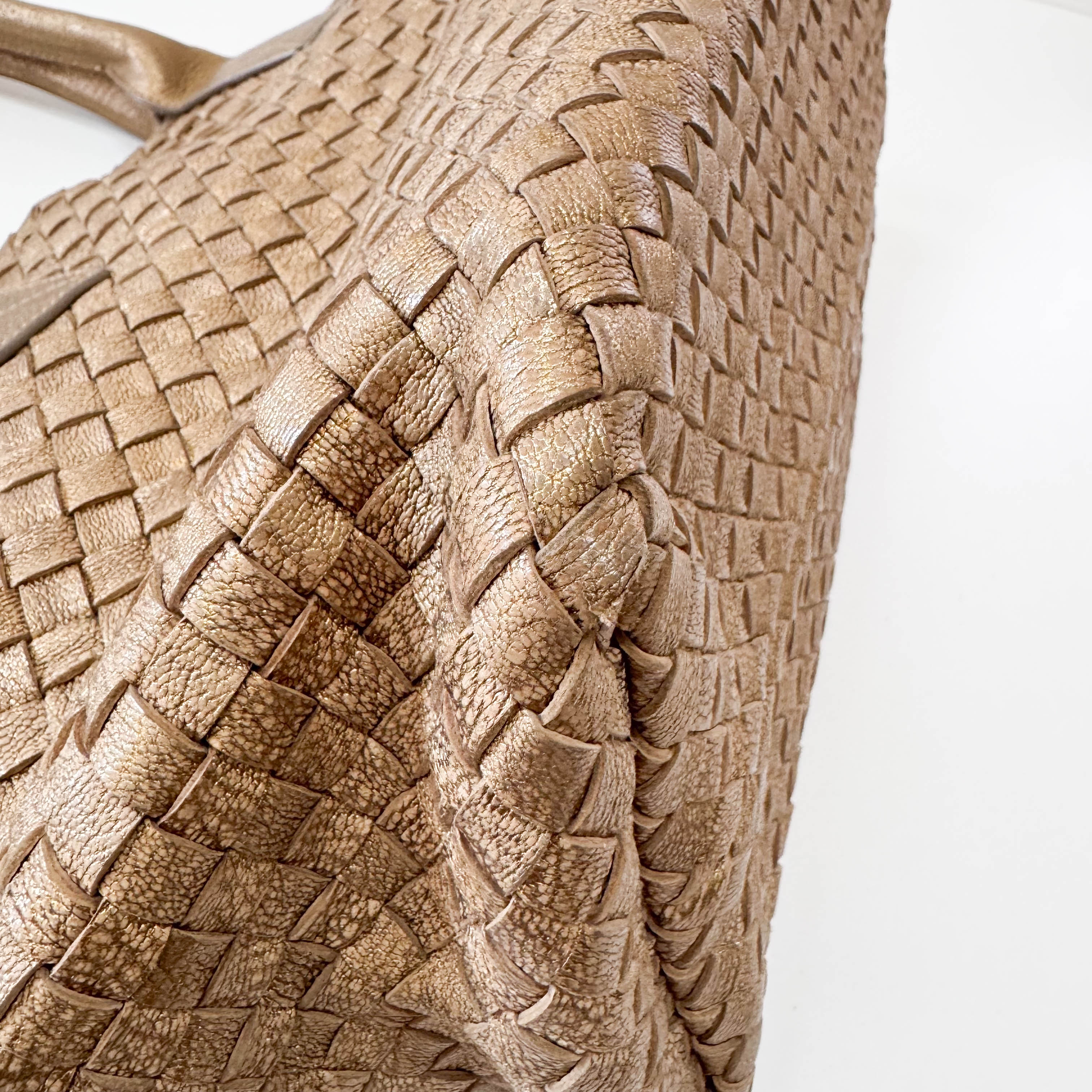 Cabat PM Gold Leather Shoulder Bag