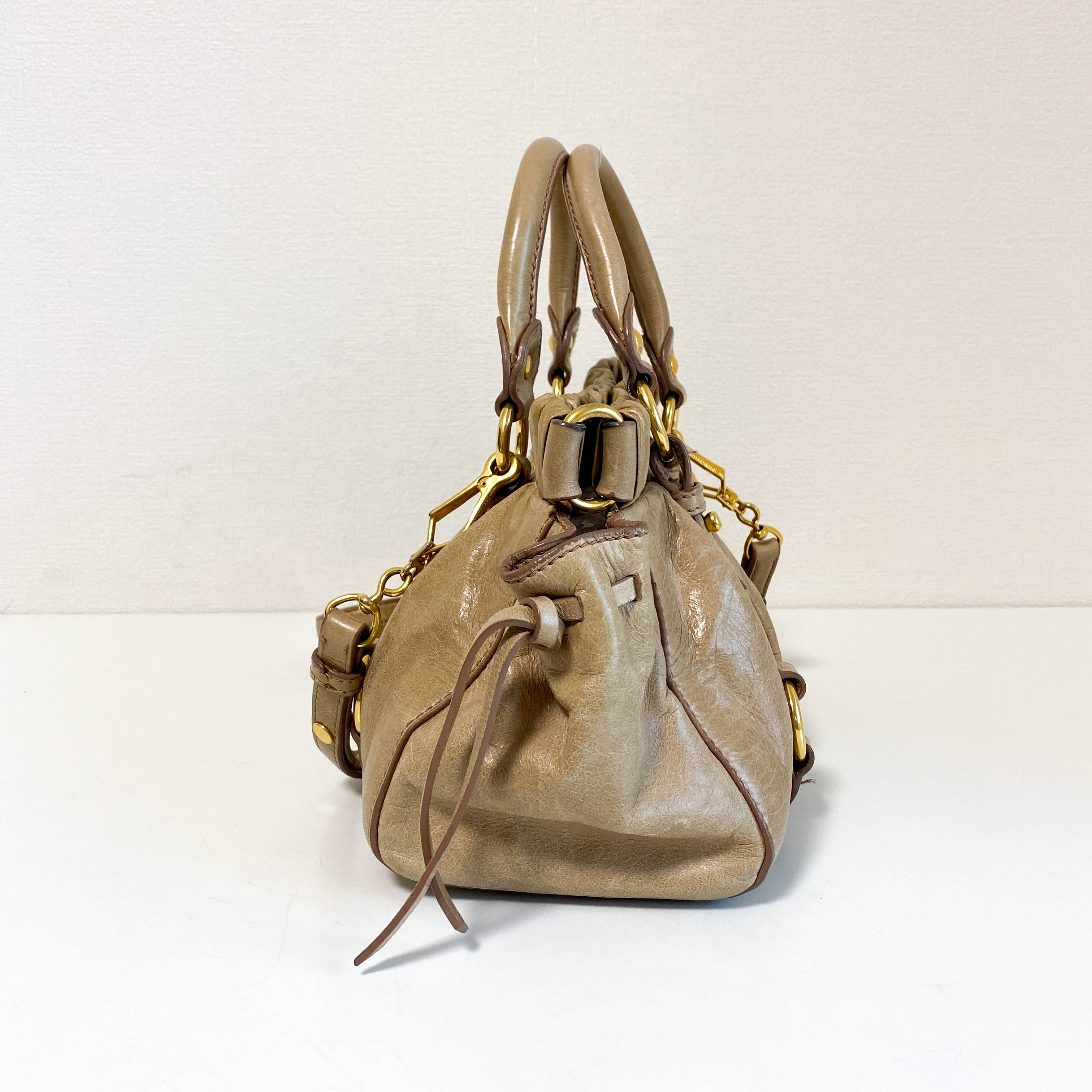 Vitello Bauletto Cream Leather Handle Bag