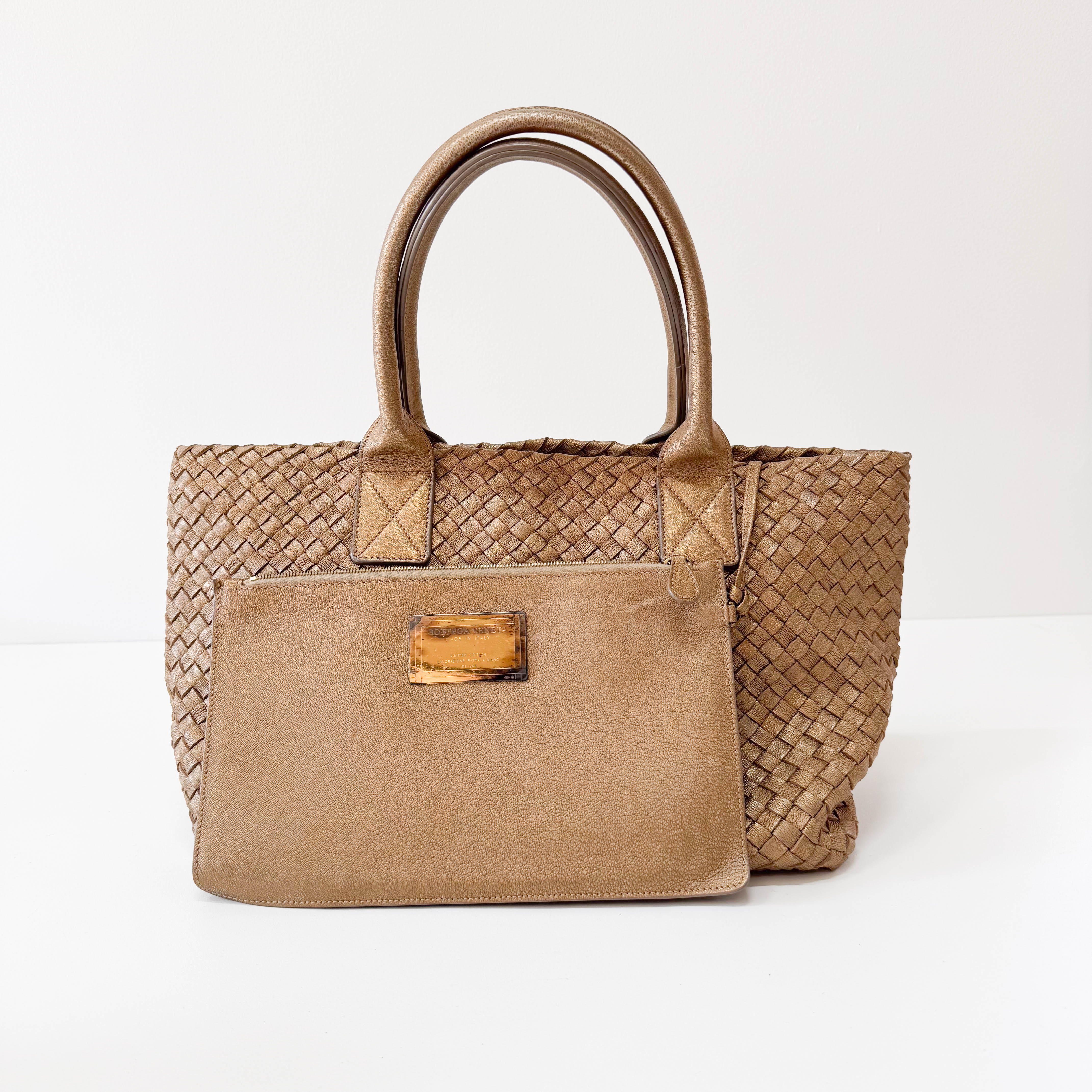 Cabat PM Gold Leather Shoulder Bag