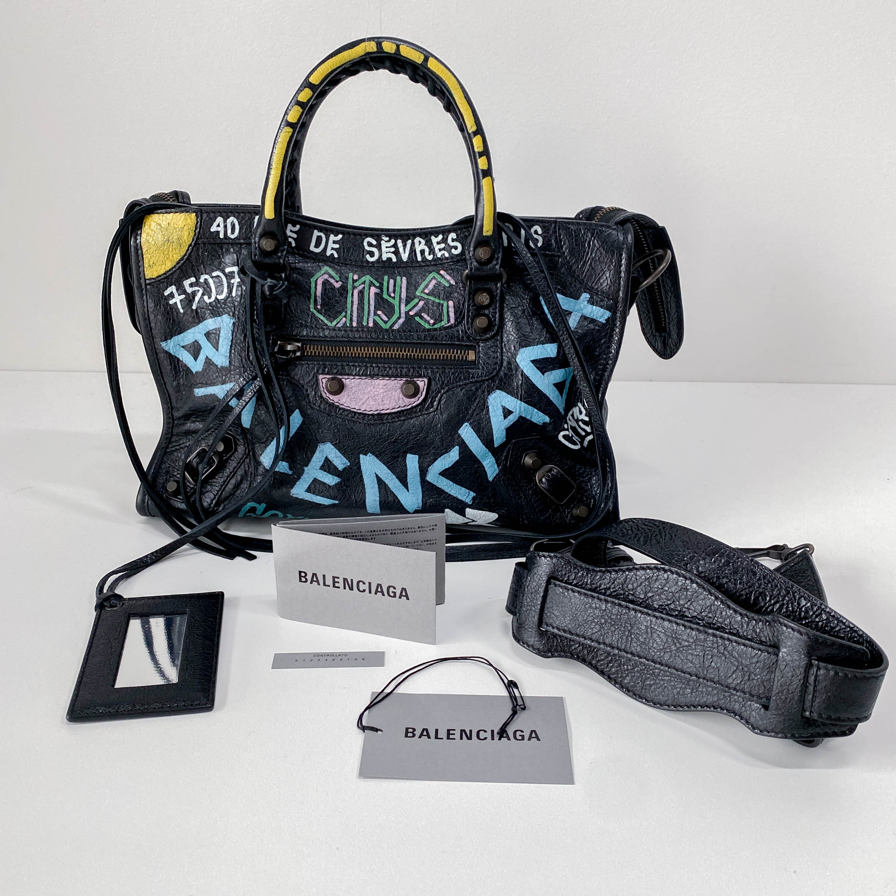 Graffiti Le City Small Black Leather Shoulder Bag