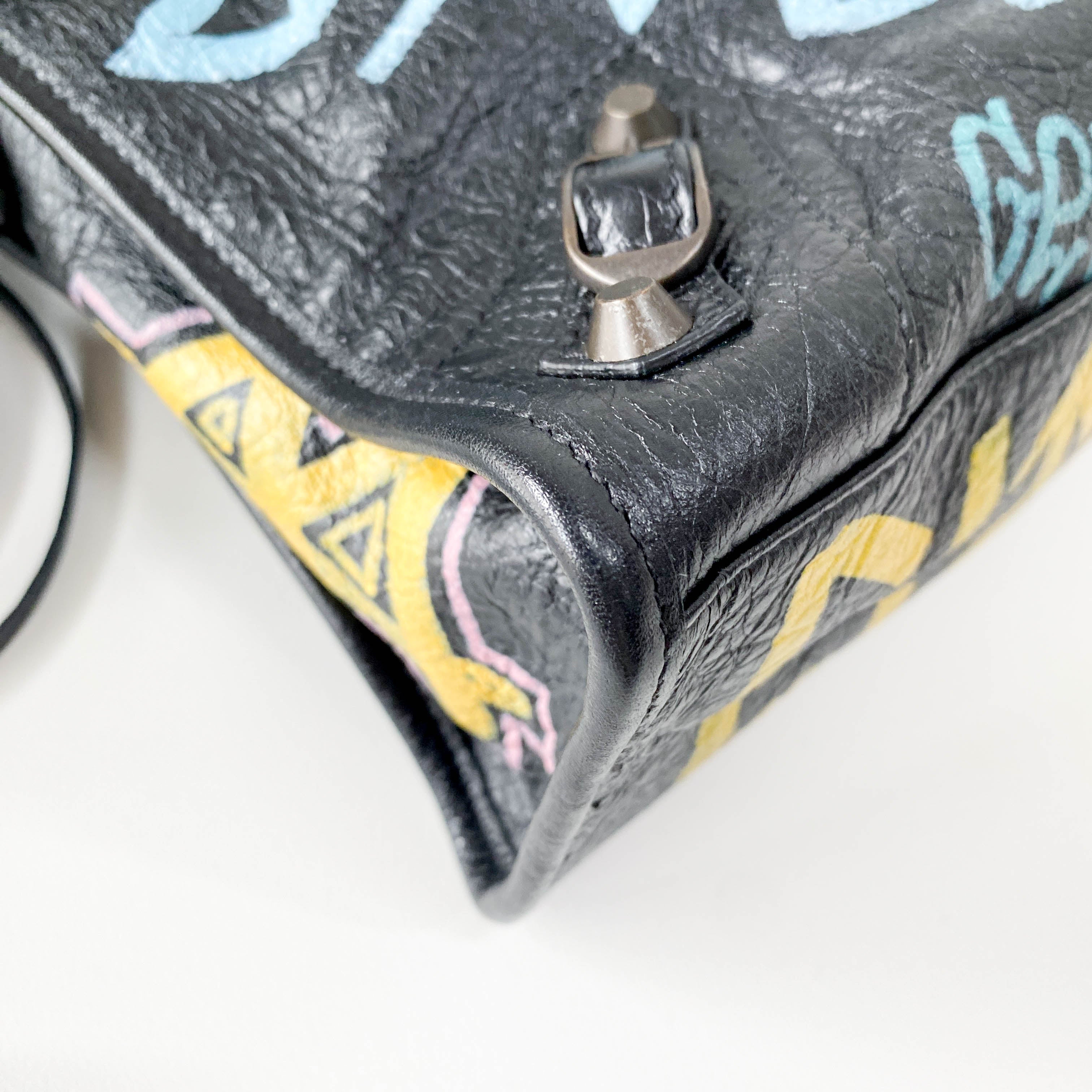 Graffiti Le City Small Black Leather Shoulder Bag