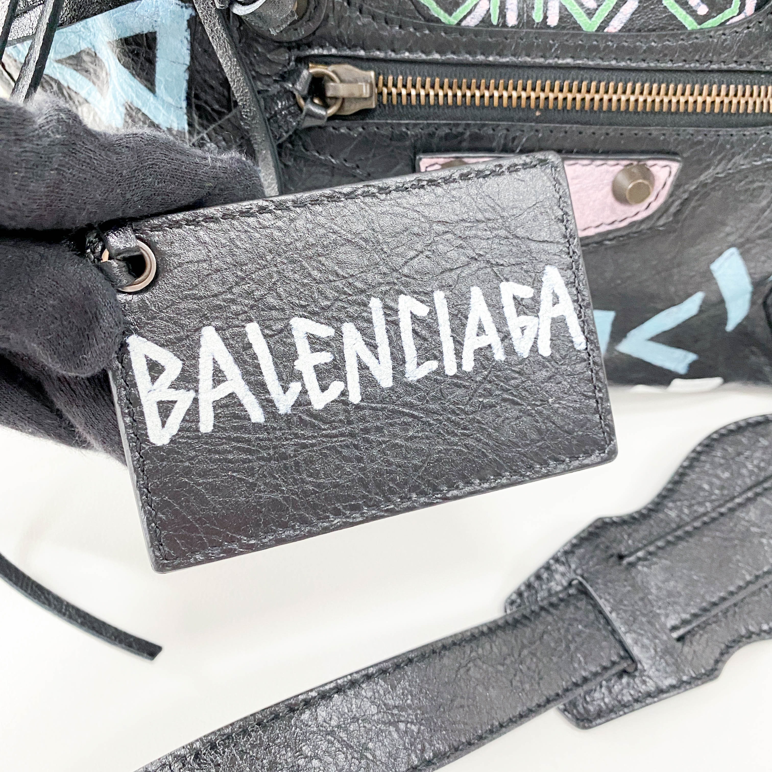 Graffiti Le City Small Black Leather Shoulder Bag