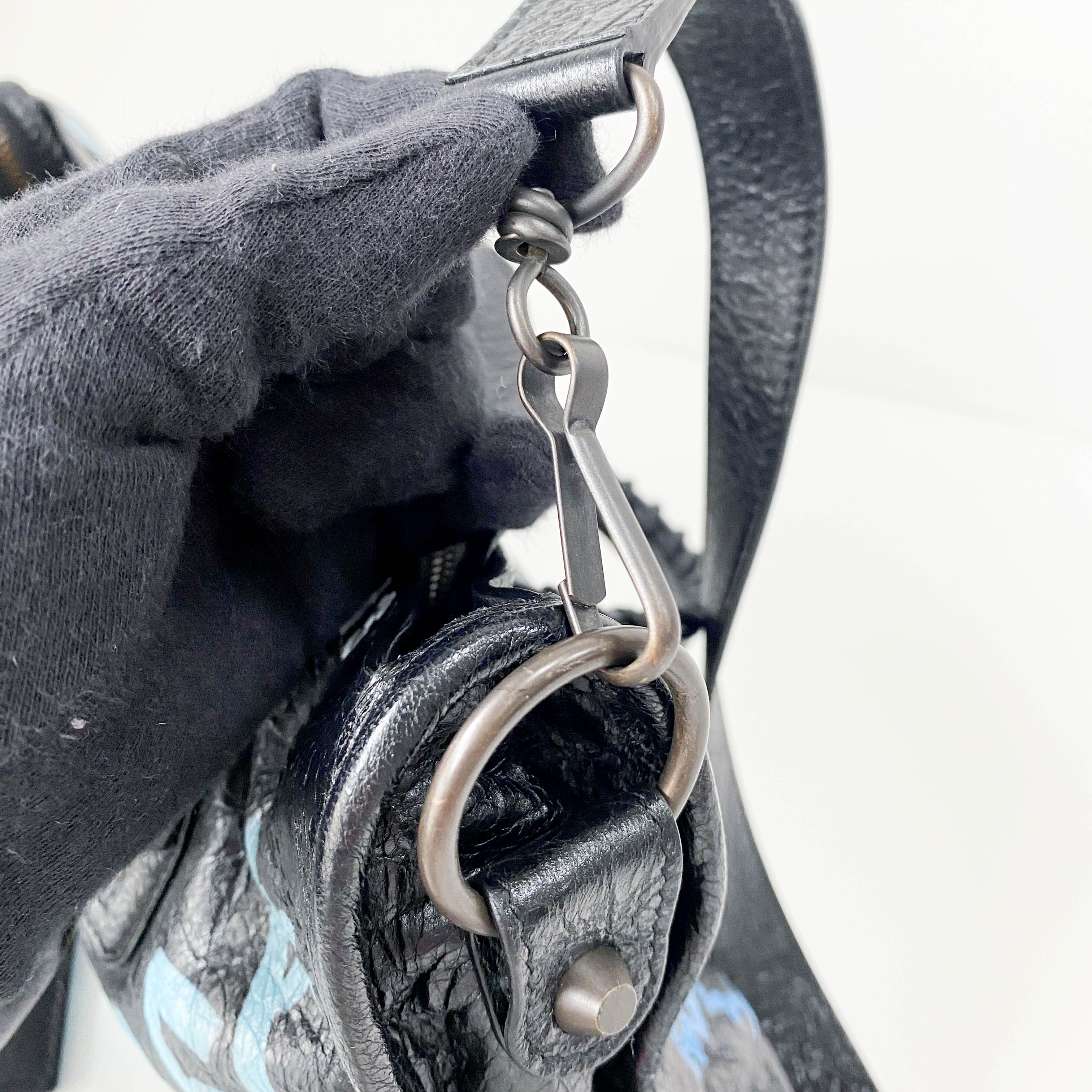 Graffiti Le City Small Black Leather Shoulder Bag