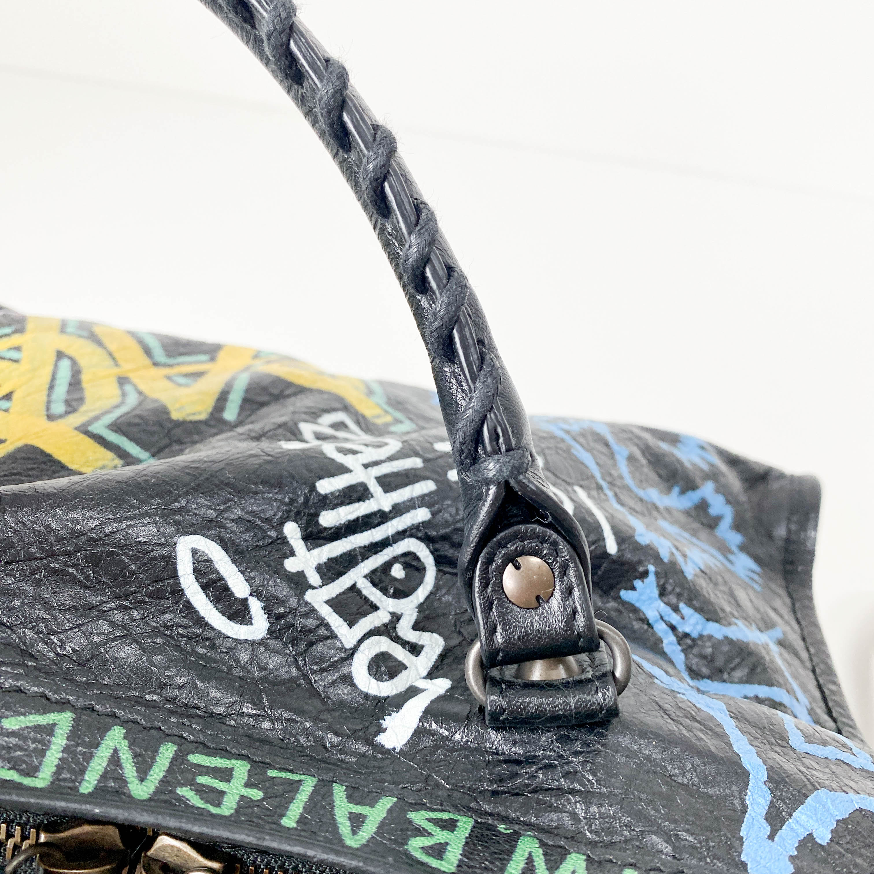 Graffiti Le City Small Black Leather Shoulder Bag