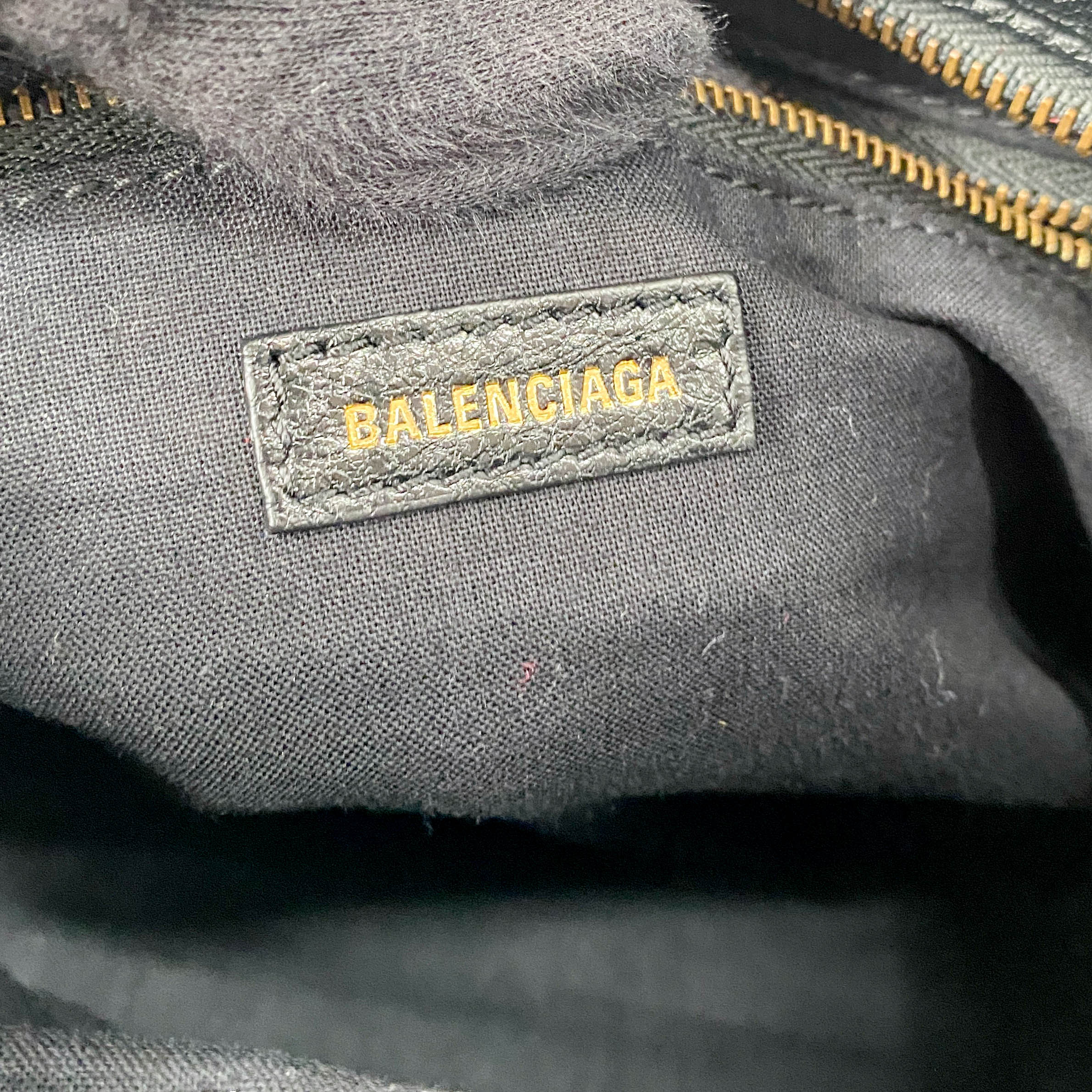 Graffiti Le City Small Black Leather Shoulder Bag